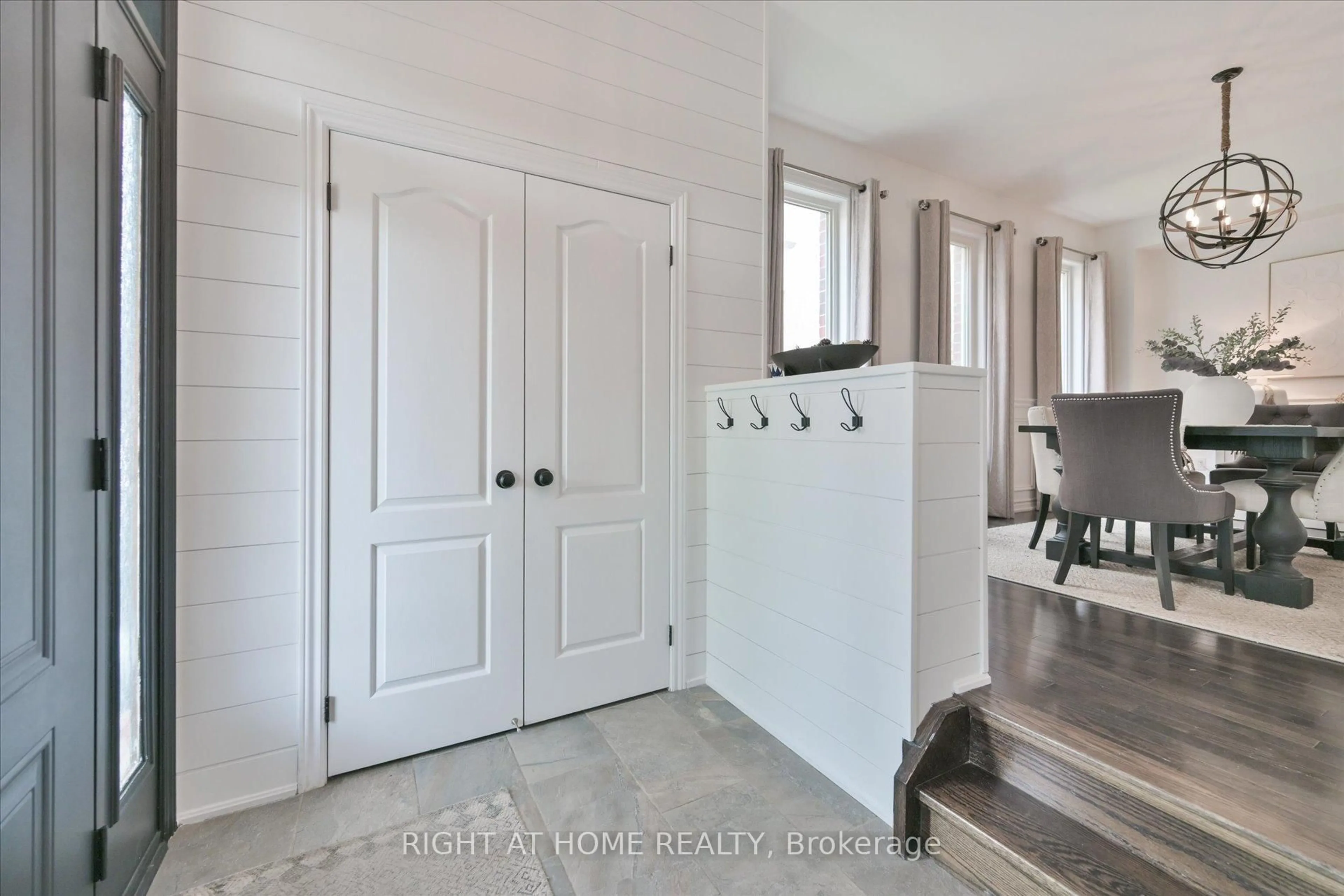 Indoor entryway for 1259 Aldsworth Cres, Oshawa Ontario L1K 0S5
