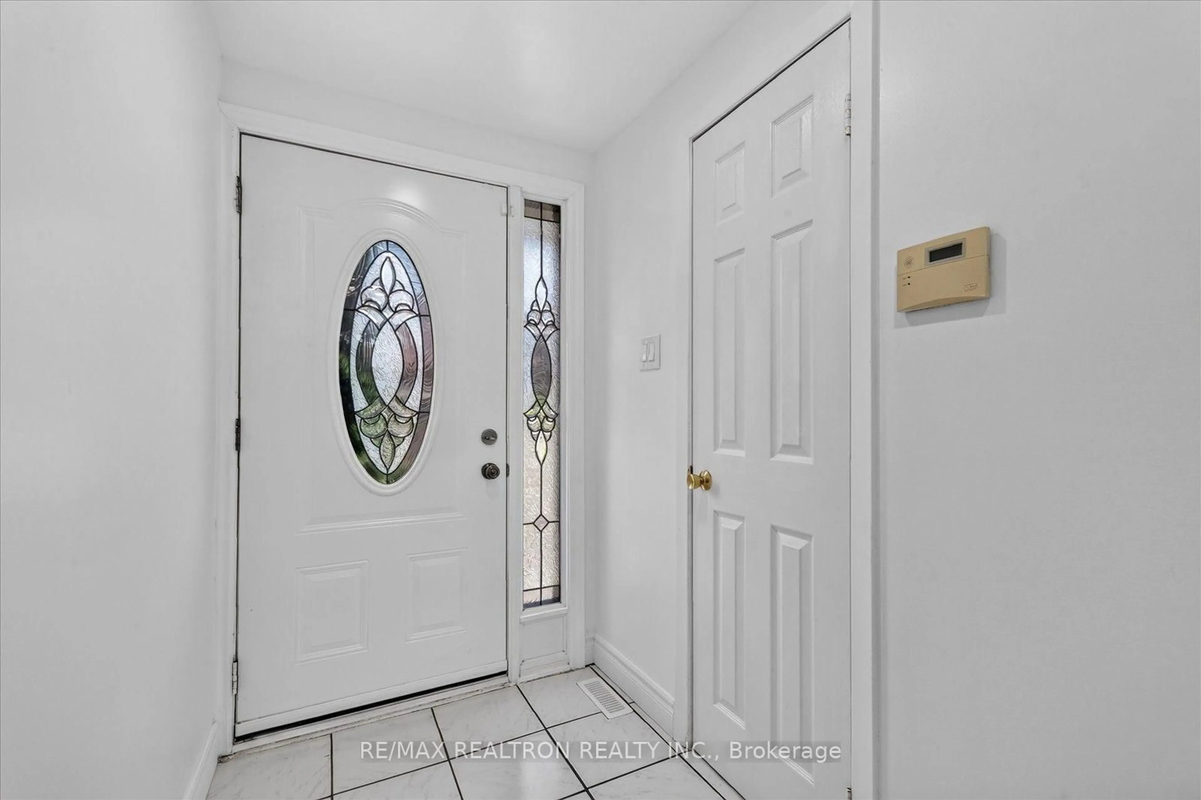 Indoor entryway for 331 Trudelle St #49, Toronto Ontario M1J 3J9
