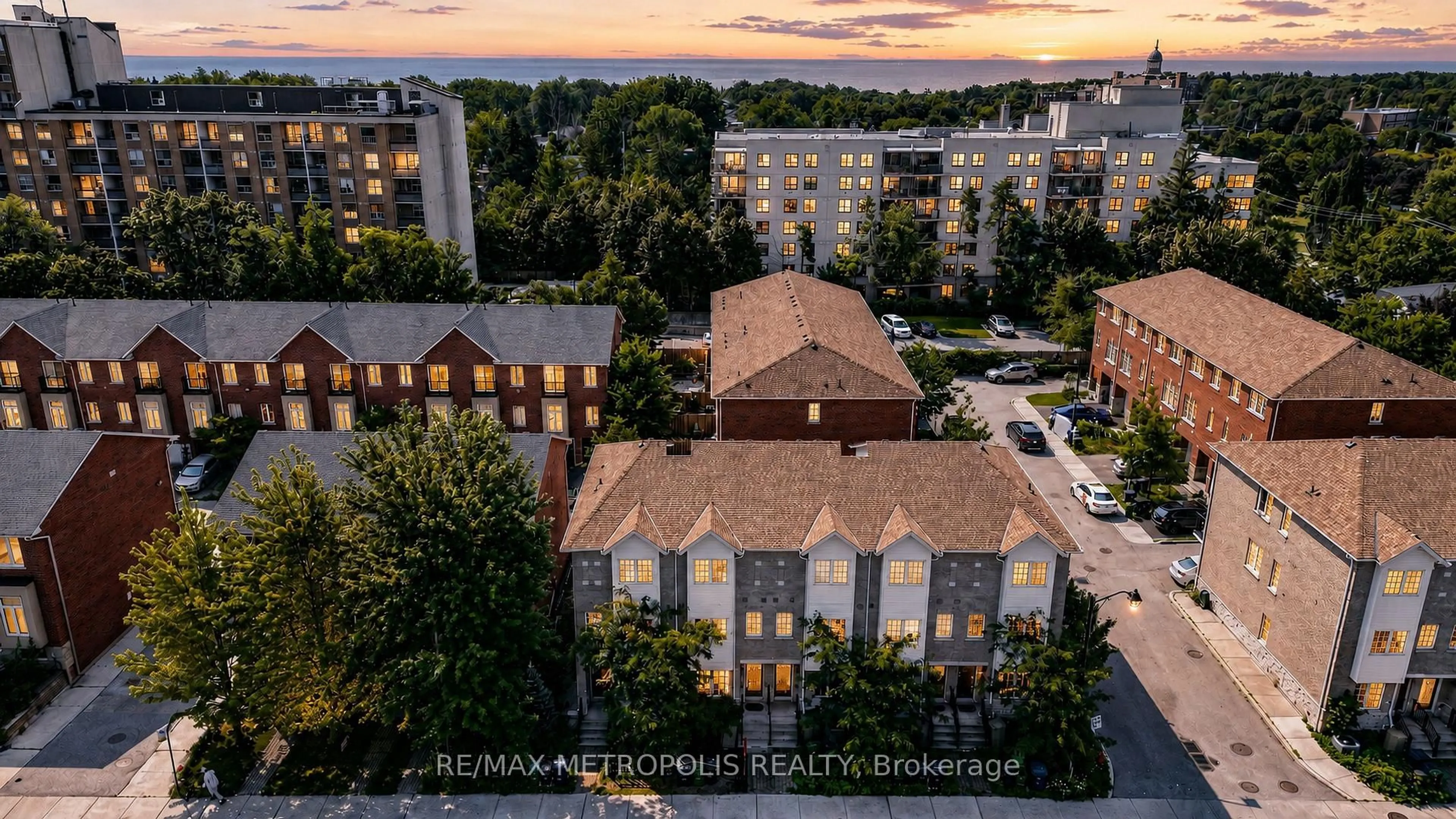 A pic from outside/outdoor area/front of a property/back of a property/a pic from drone, city buildings view from balcony for 3767B St Claire Ave, Toronto Ontario M1M 0C8