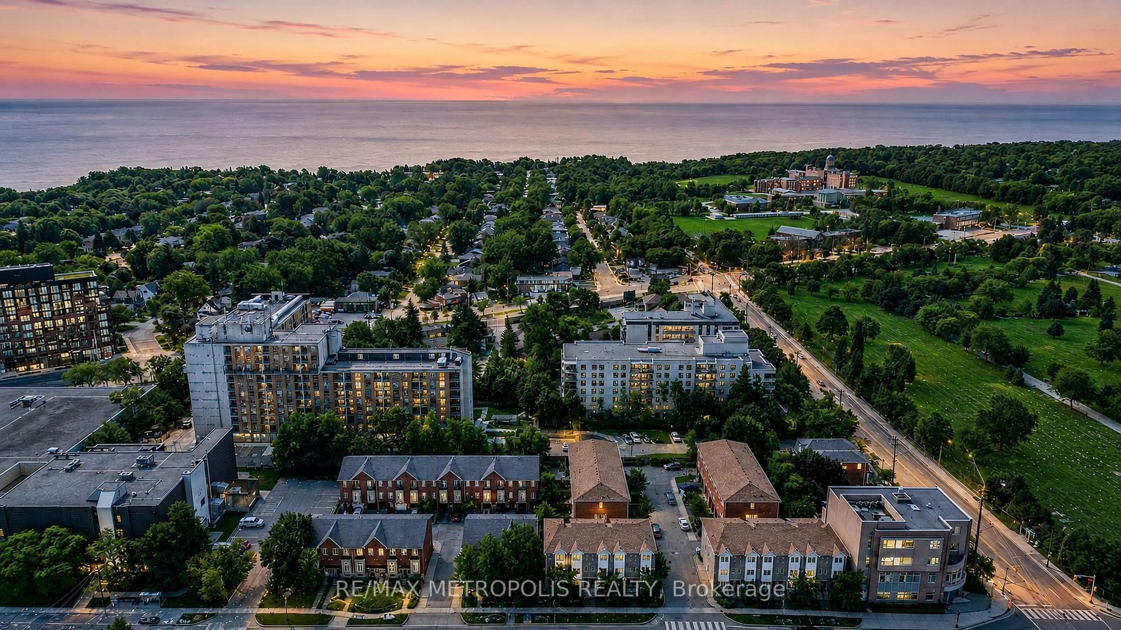 A pic from outside/outdoor area/front of a property/back of a property/a pic from drone, unknown for 3767B St Claire Ave, Toronto Ontario M1M 0C8