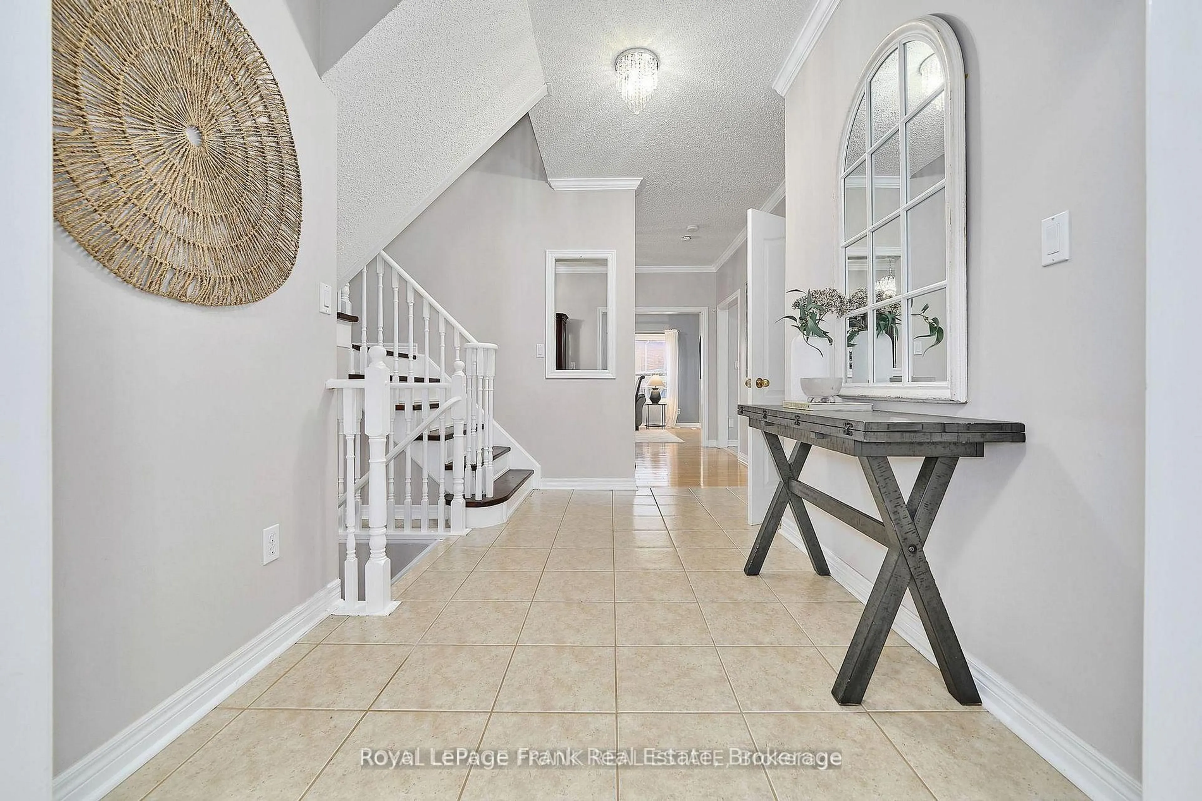 Indoor entryway for 5 Partner Dr, Clarington Ontario L1E 3J1