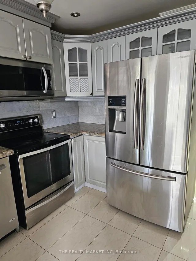 102 William Stephenson Dr, Whitby 3