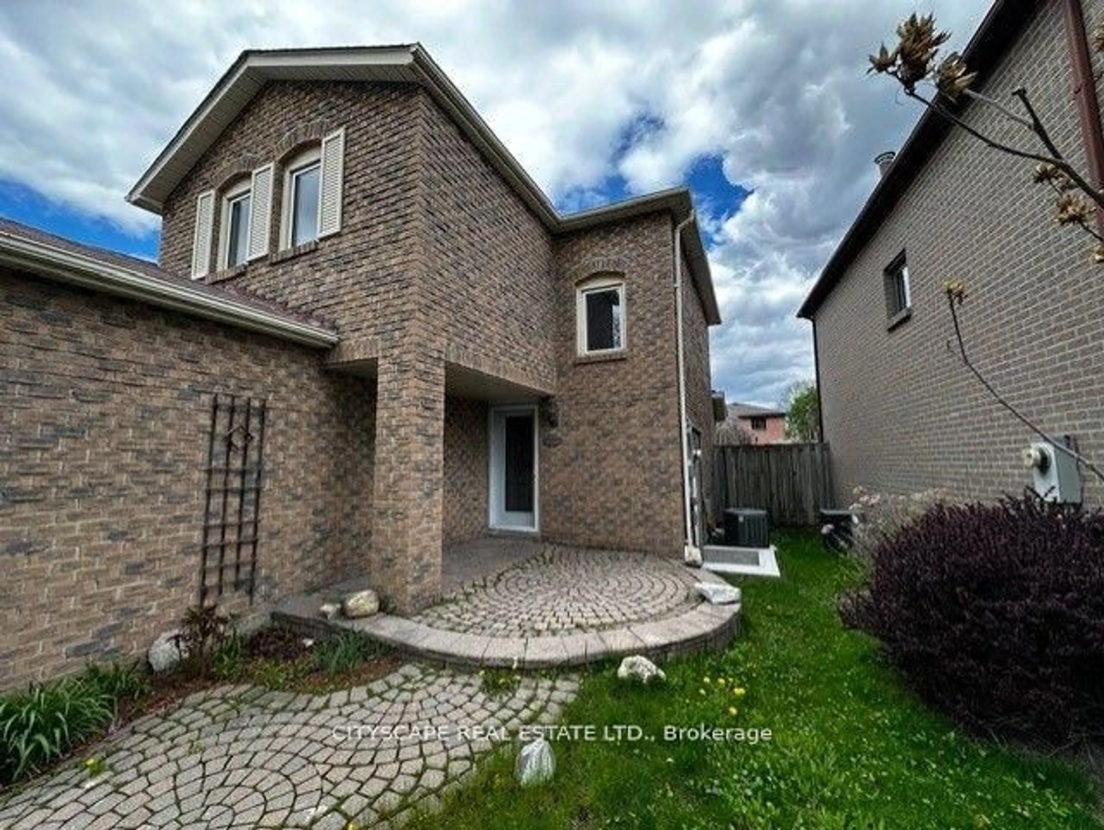 Unknown for 82 Chatfield Dr, Ajax Ontario L1T 2J9