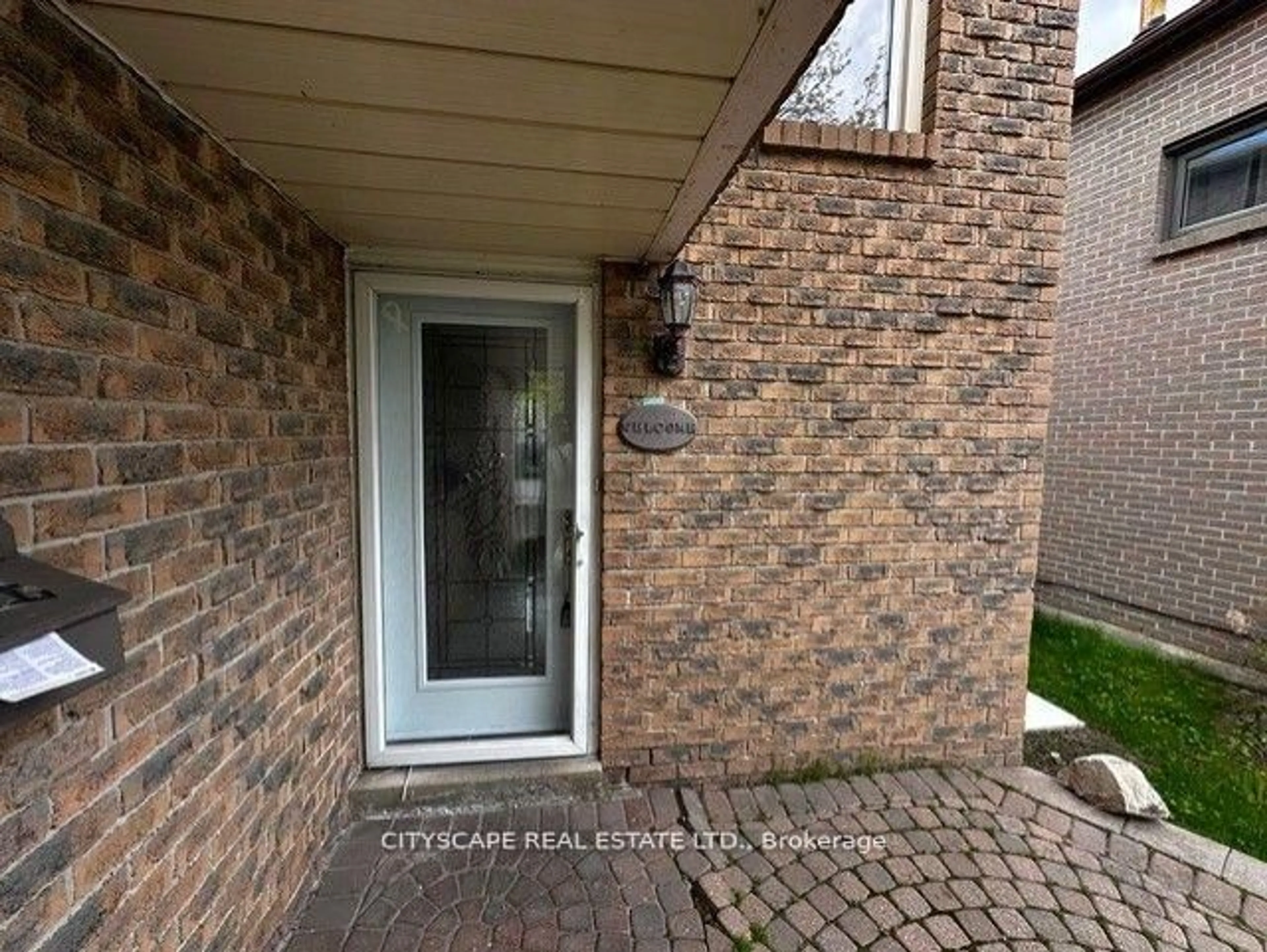 Indoor entryway for 82 Chatfield Dr, Ajax Ontario L1T 2J9
