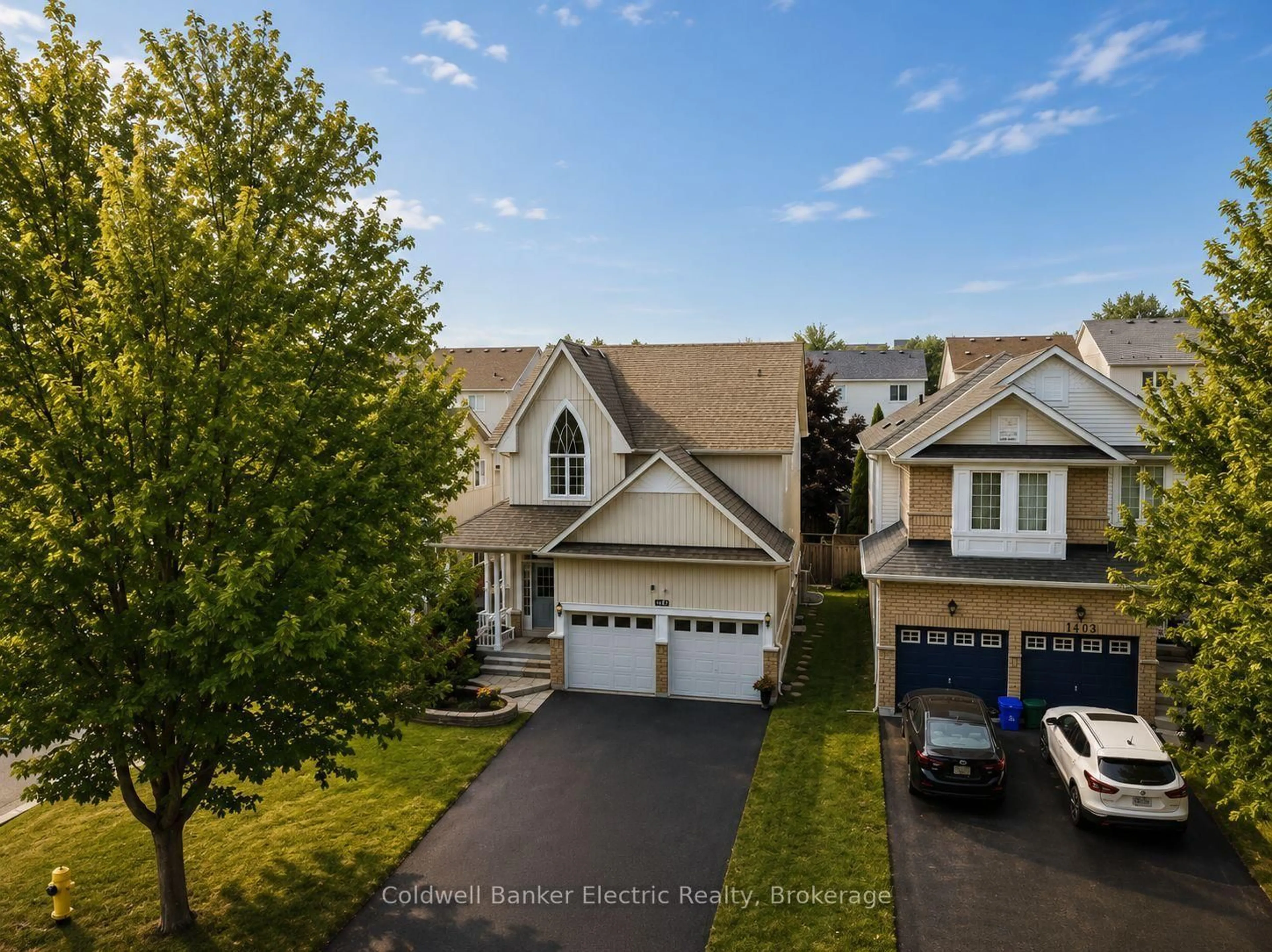 A pic from outside/outdoor area/front of a property/back of a property/a pic from drone, unknown for 1407 Ashgrove Cres, Oshawa Ontario L1K 2W4