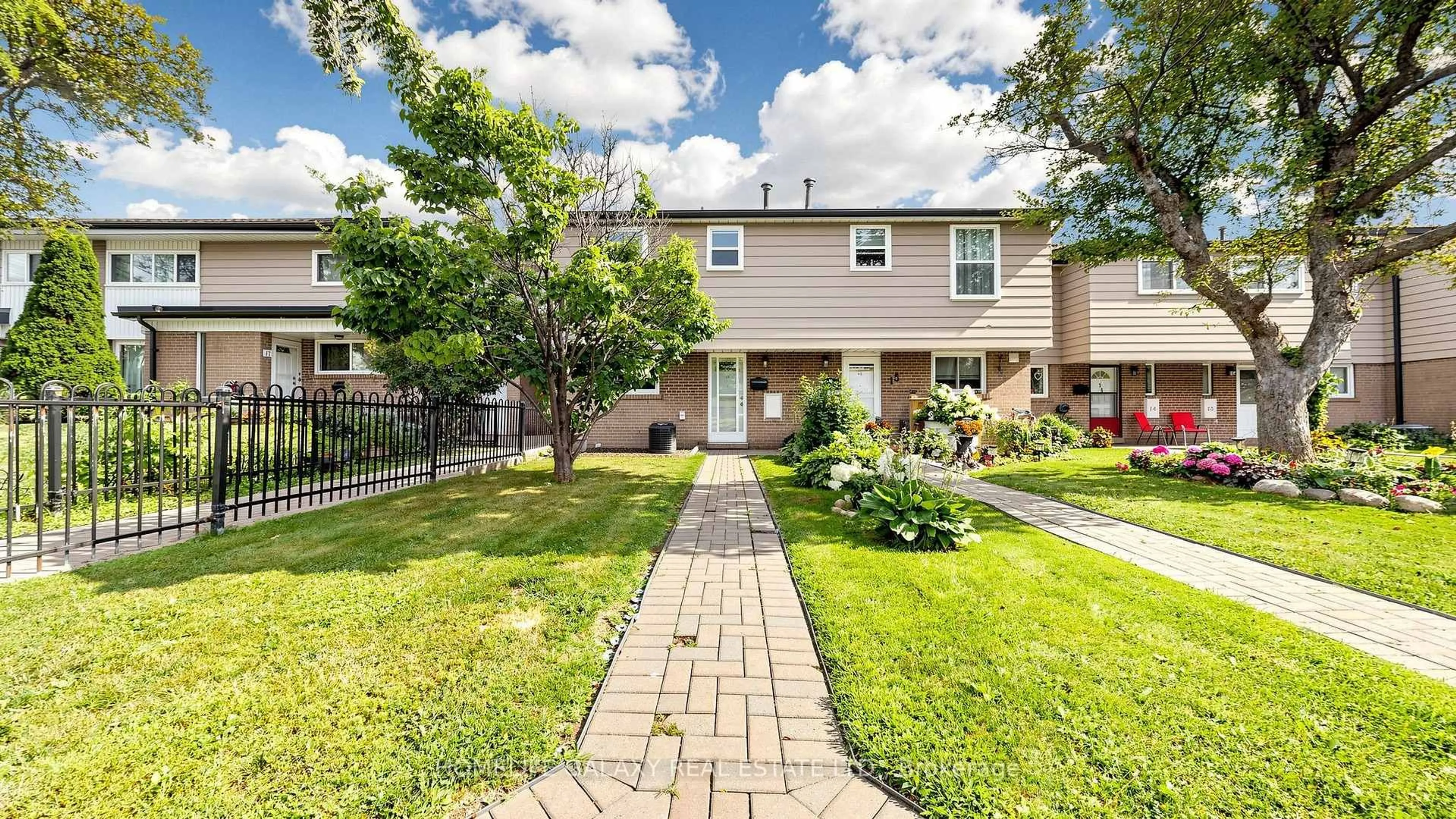 Unknown for 925 Bayly St #16, Pickering Ontario L1W 1L4