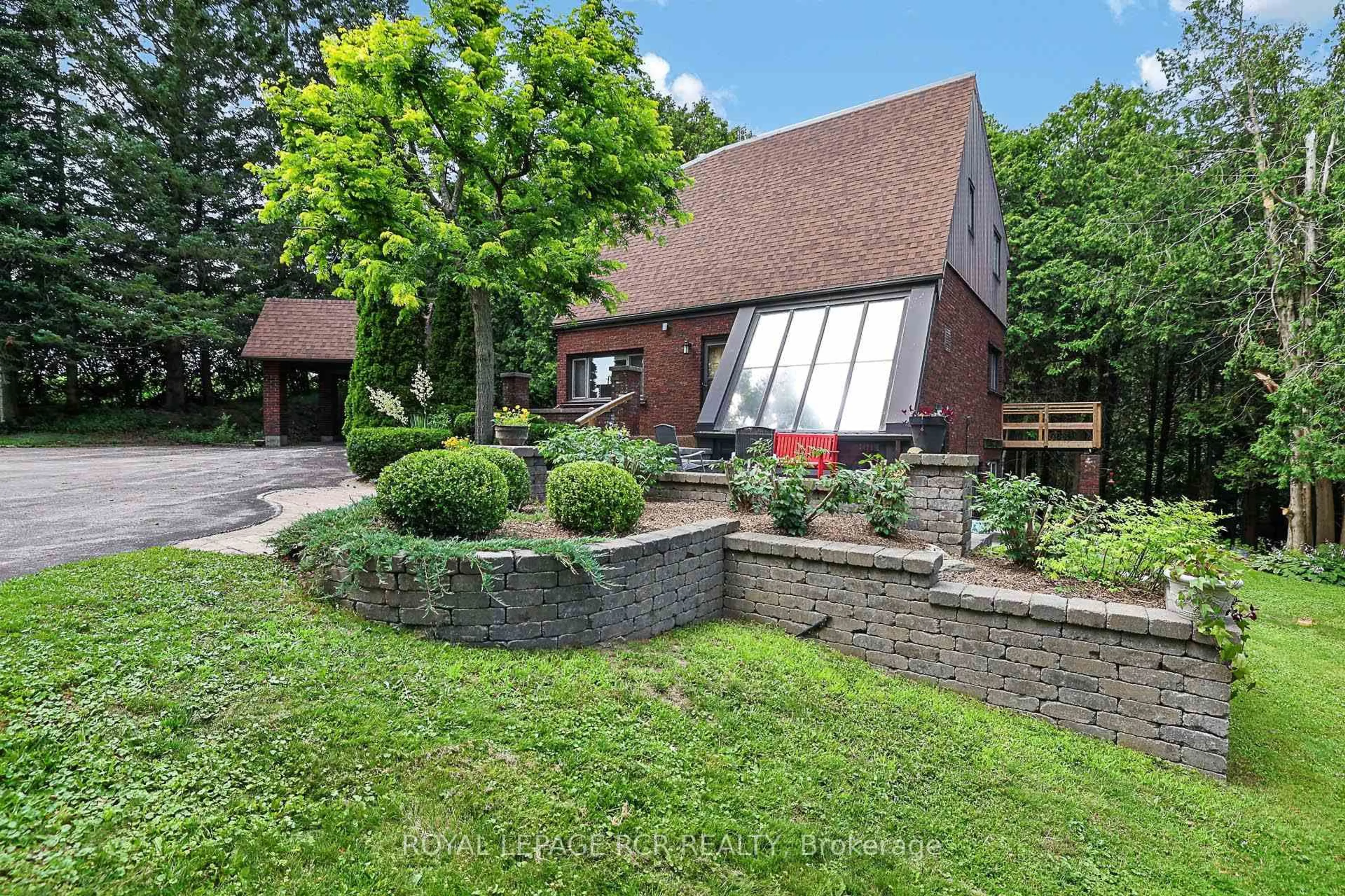 Patio, street for 502 Townline Rd, Scugog Ontario L0B 1A0