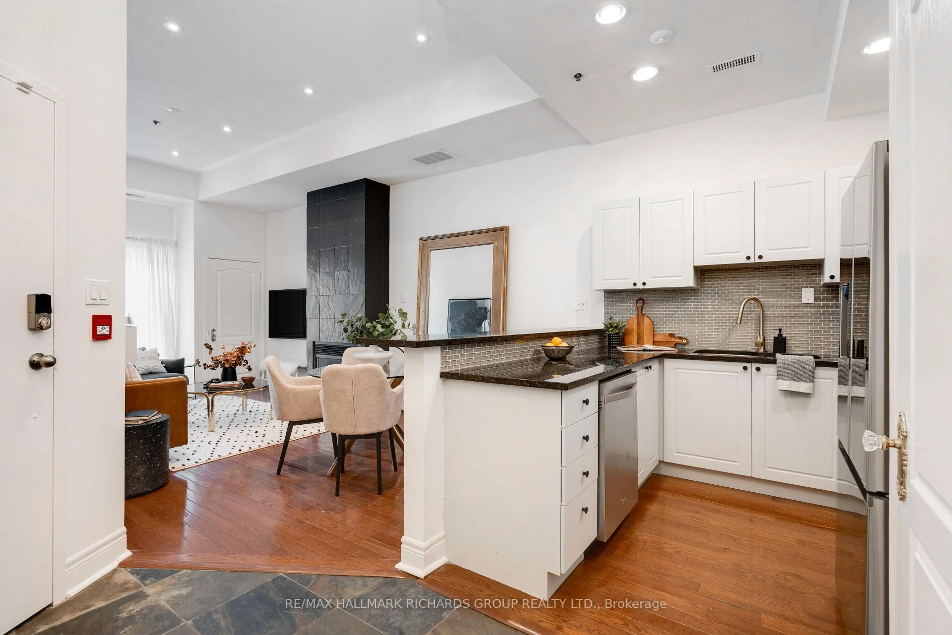 Open concept kitchen, unknown for 325 Kingston Rd #101, Toronto Ontario M4L 1T8