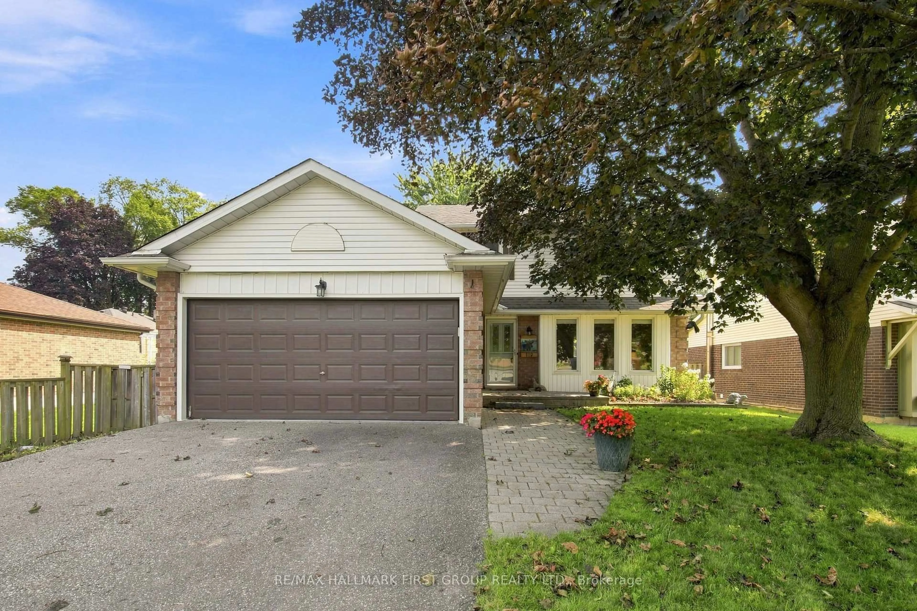 Home with brick exterior material, street for 119 Frederick St, Whitby Ontario L1N 6K1