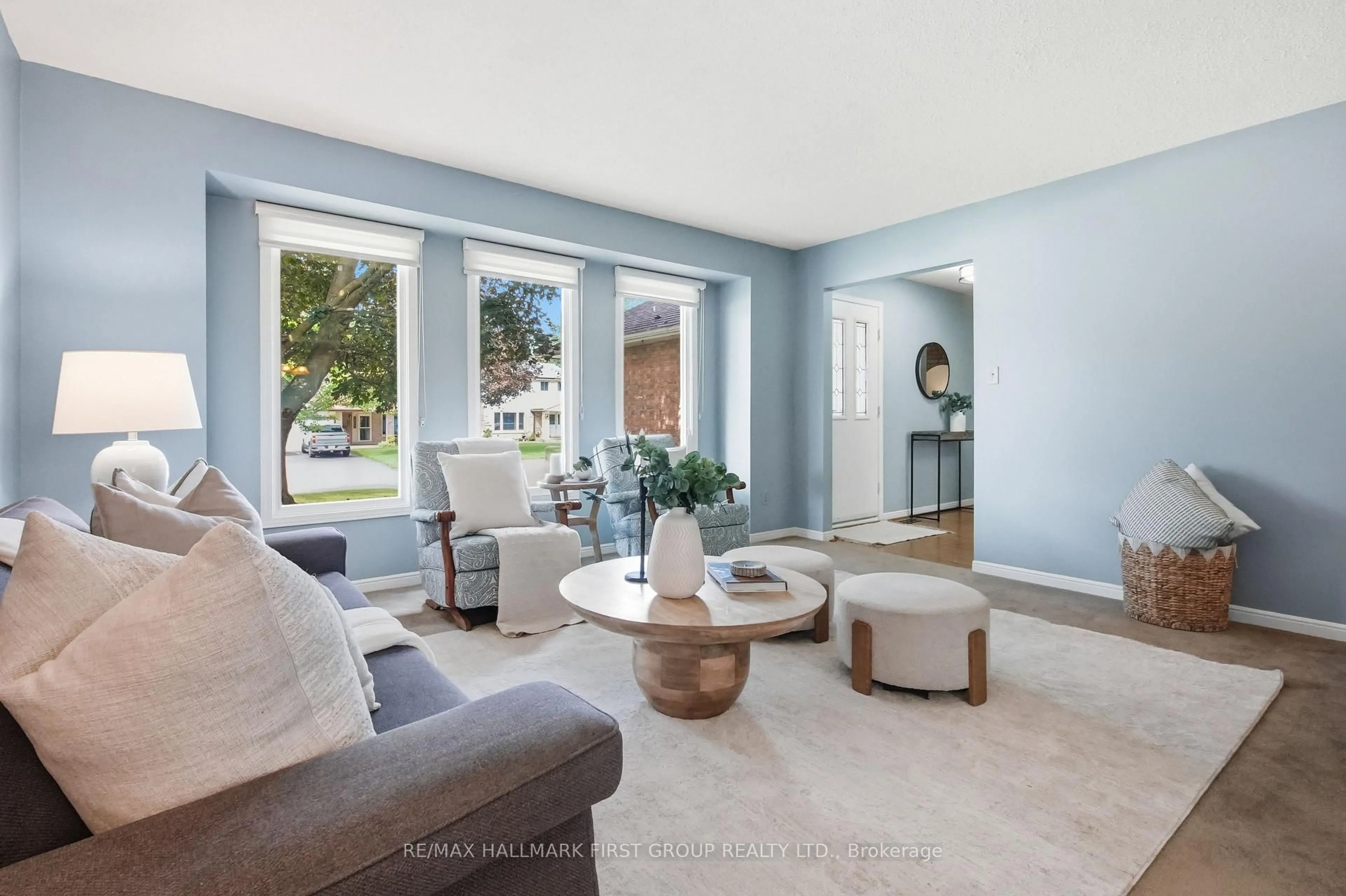 Living room with furniture, unknown for 119 Frederick St, Whitby Ontario L1N 6K1