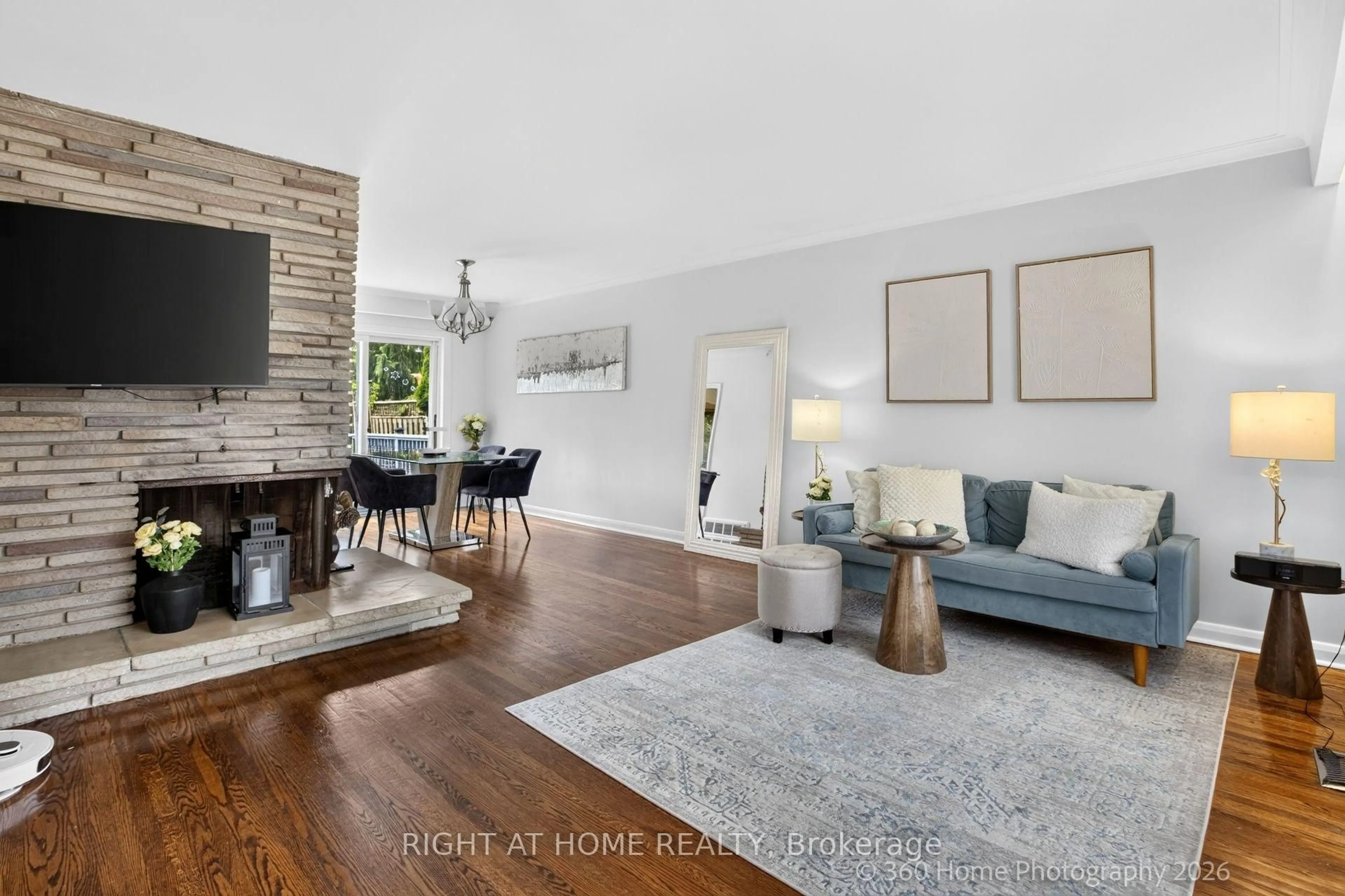 Living room with furniture, unknown for 100 Perivale Cres, Toronto Ontario M1J 2C3