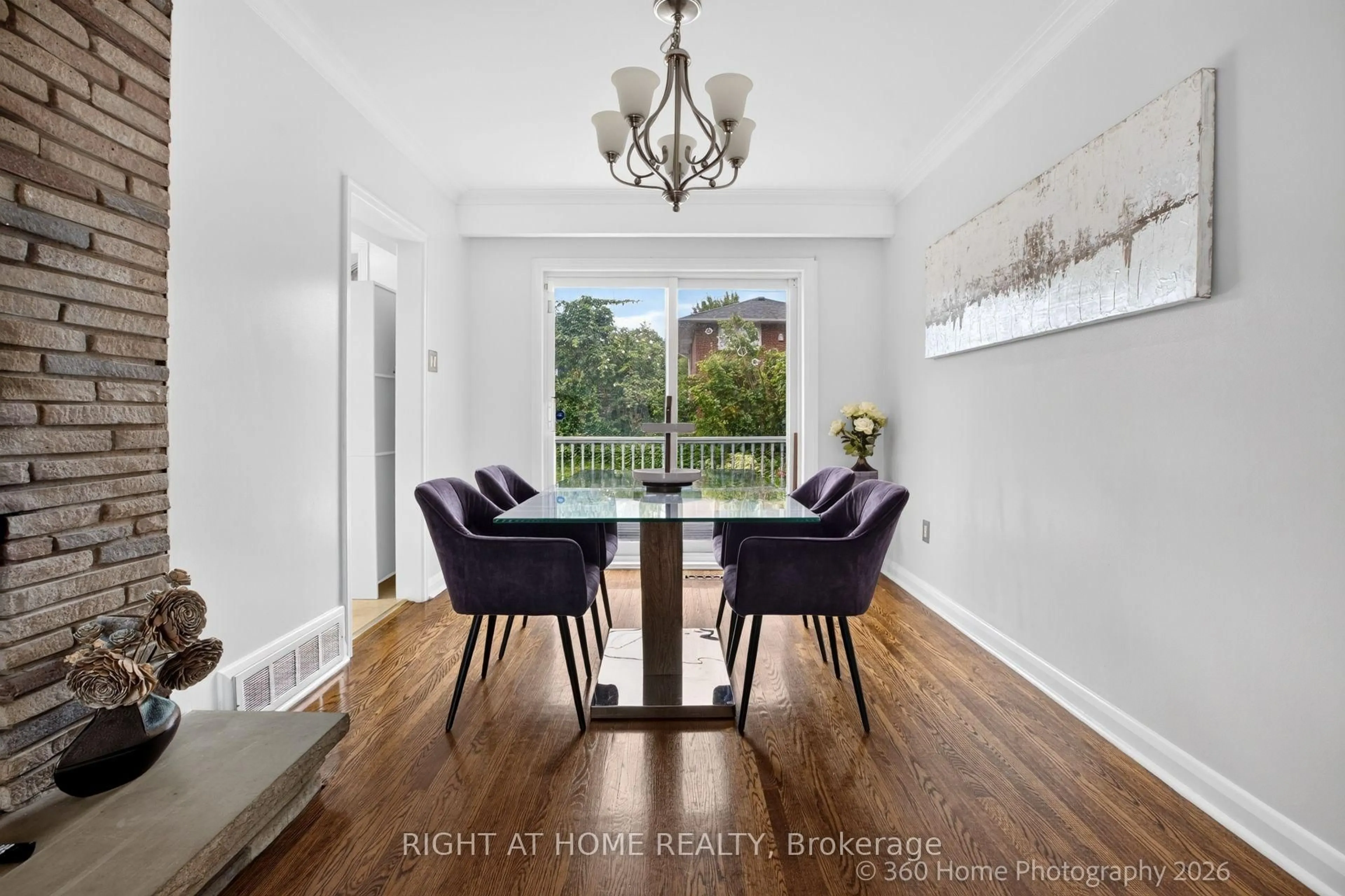 Dining room, wood/laminate floor for 100 Perivale Cres, Toronto Ontario M1J 2C3