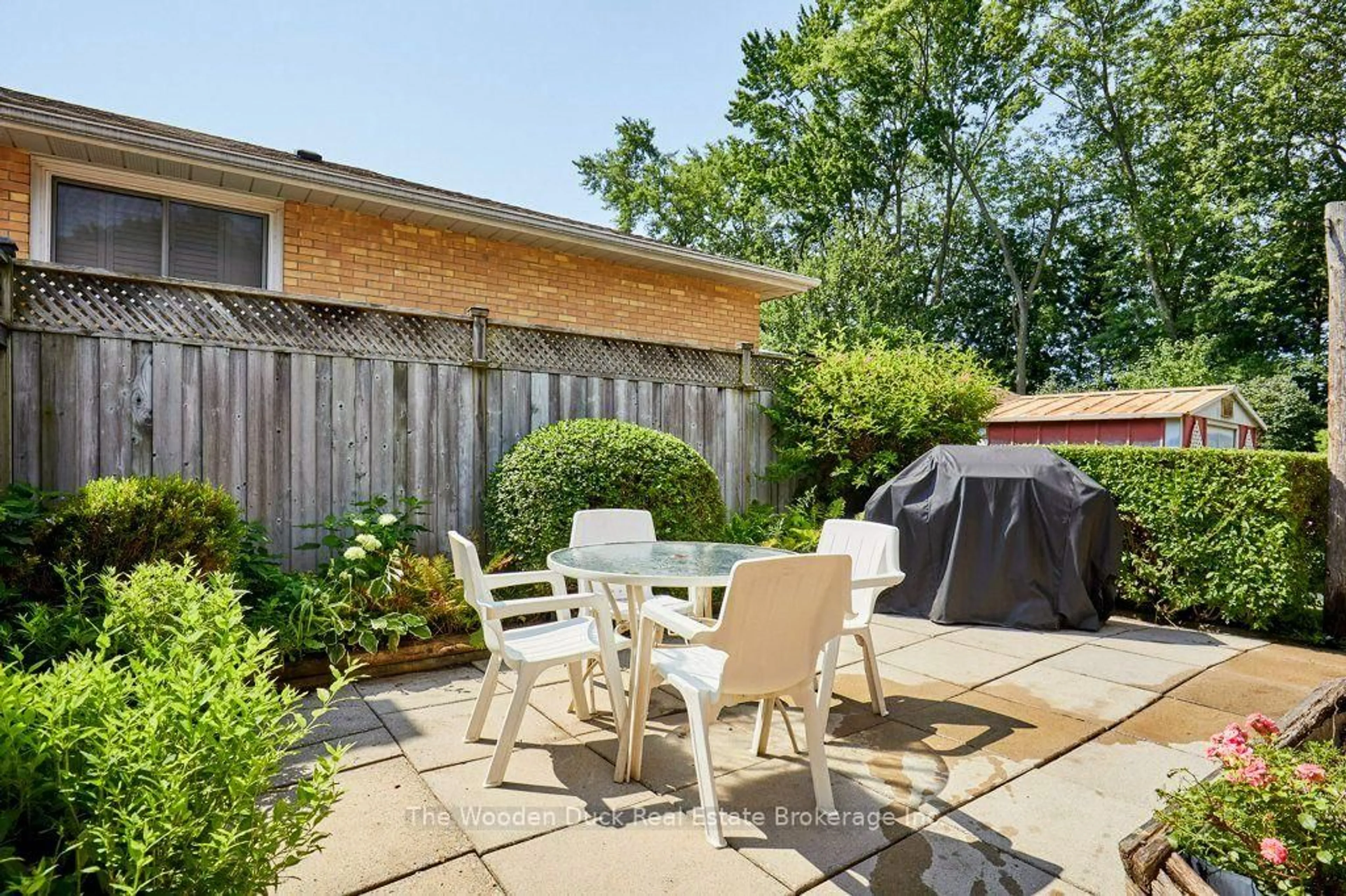 Patio, street for 926 Walton Blvd, Whitby Ontario L1N 3G5