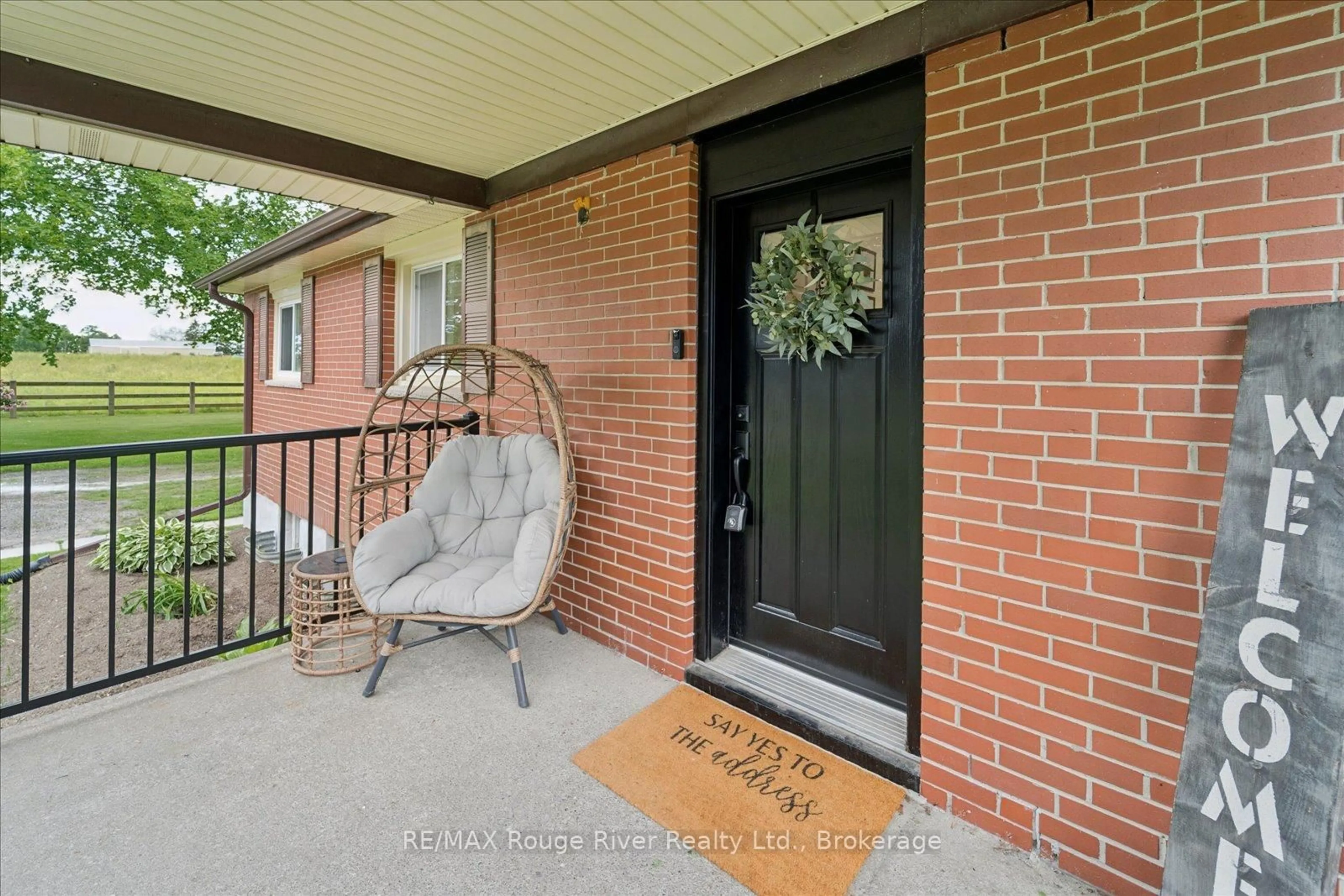 Indoor entryway for 3714 Newtonville Rd, Clarington Ontario L0A 1J0