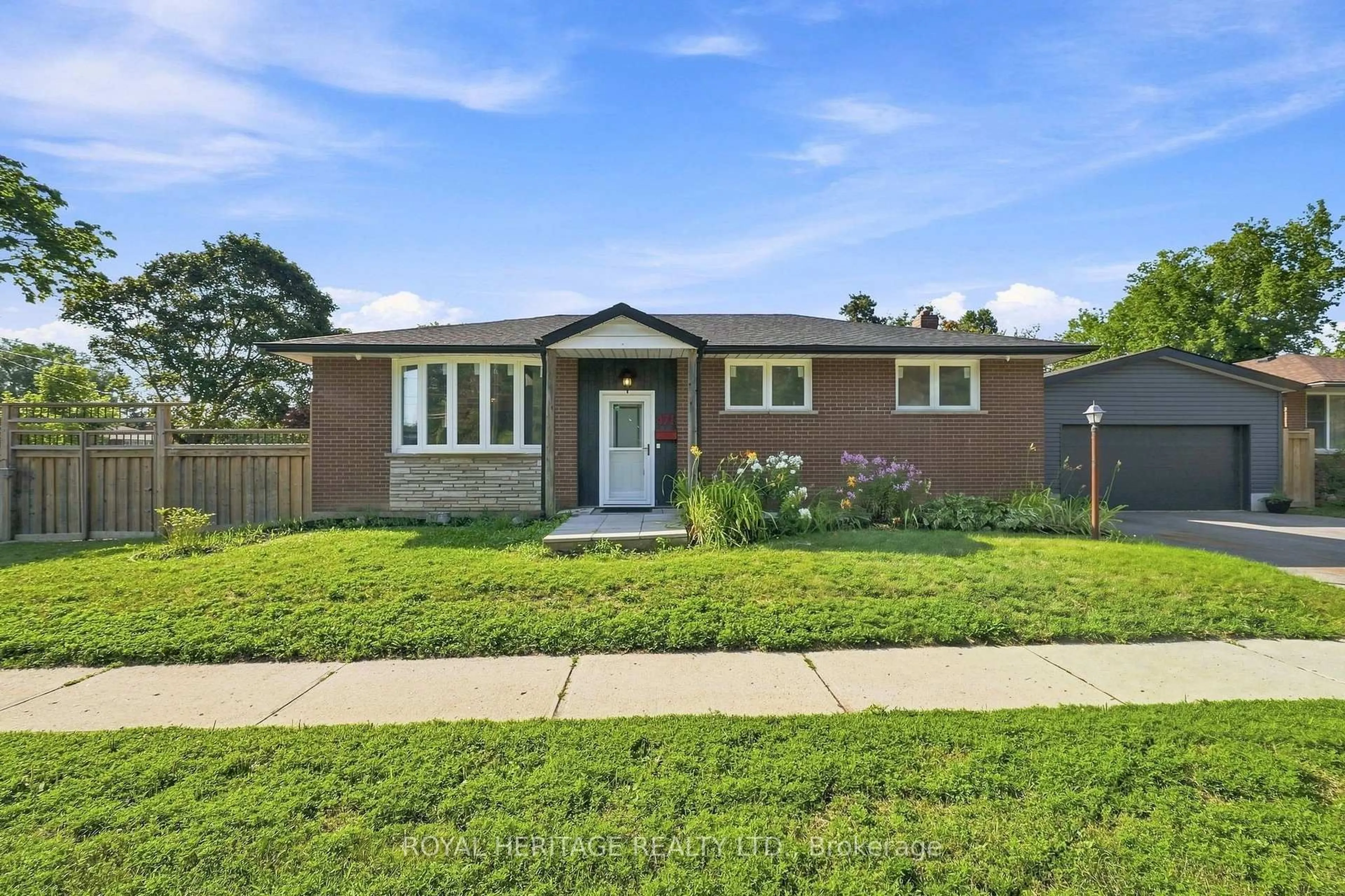 Home with brick exterior material, street for 471 Rossland Rd, Oshawa Ontario L1G 2X3