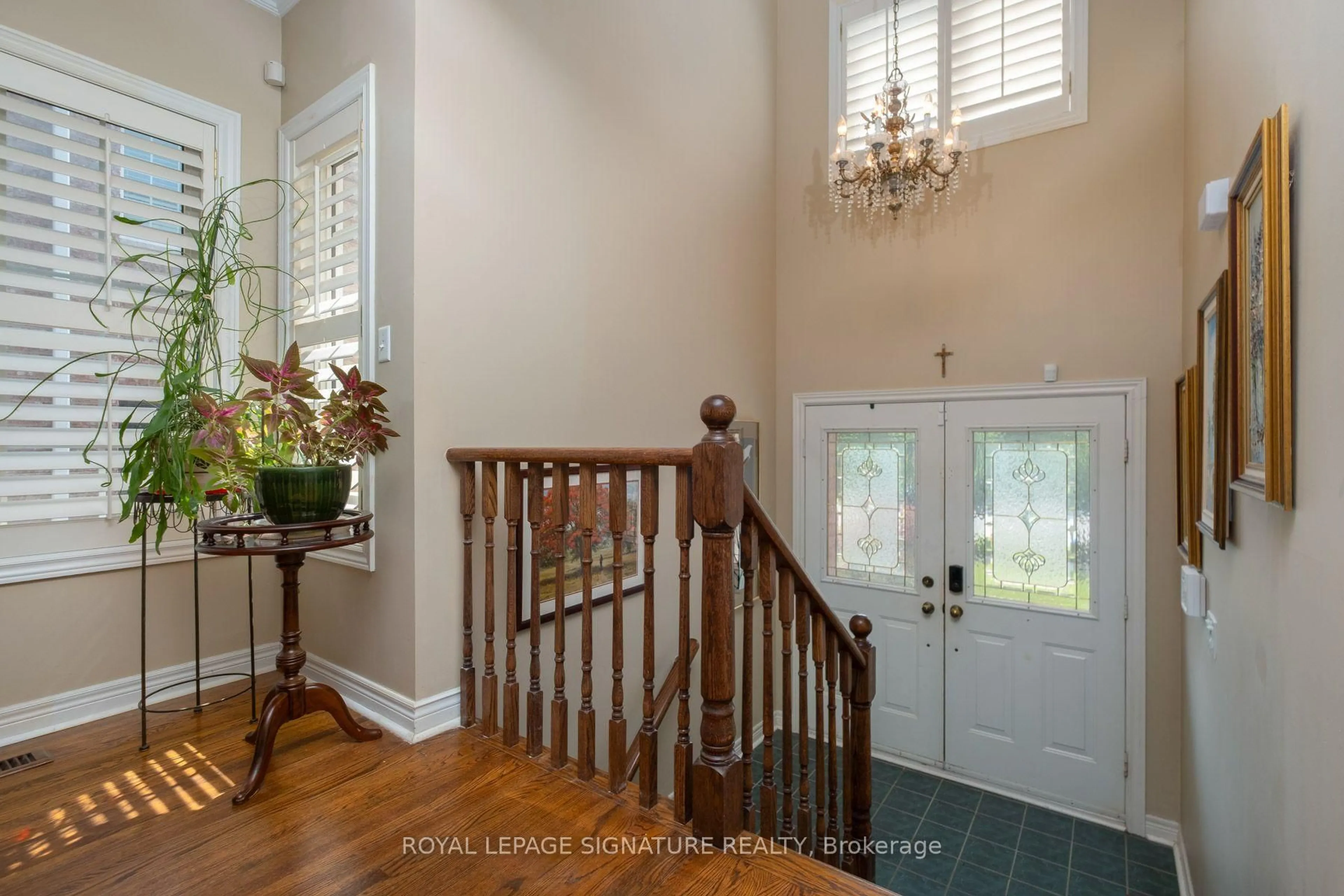 Indoor entryway for 1519 Napanee Rd, Pickering Ontario L1V 6N9