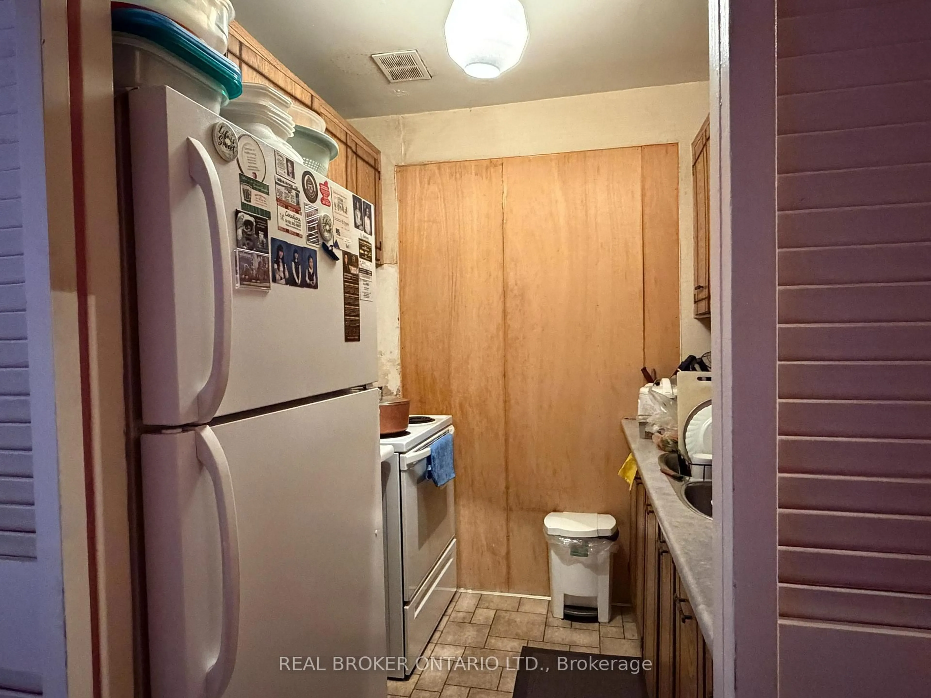 Unknown for 921 Midland Ave #306, Toronto Ontario M1K 4G2