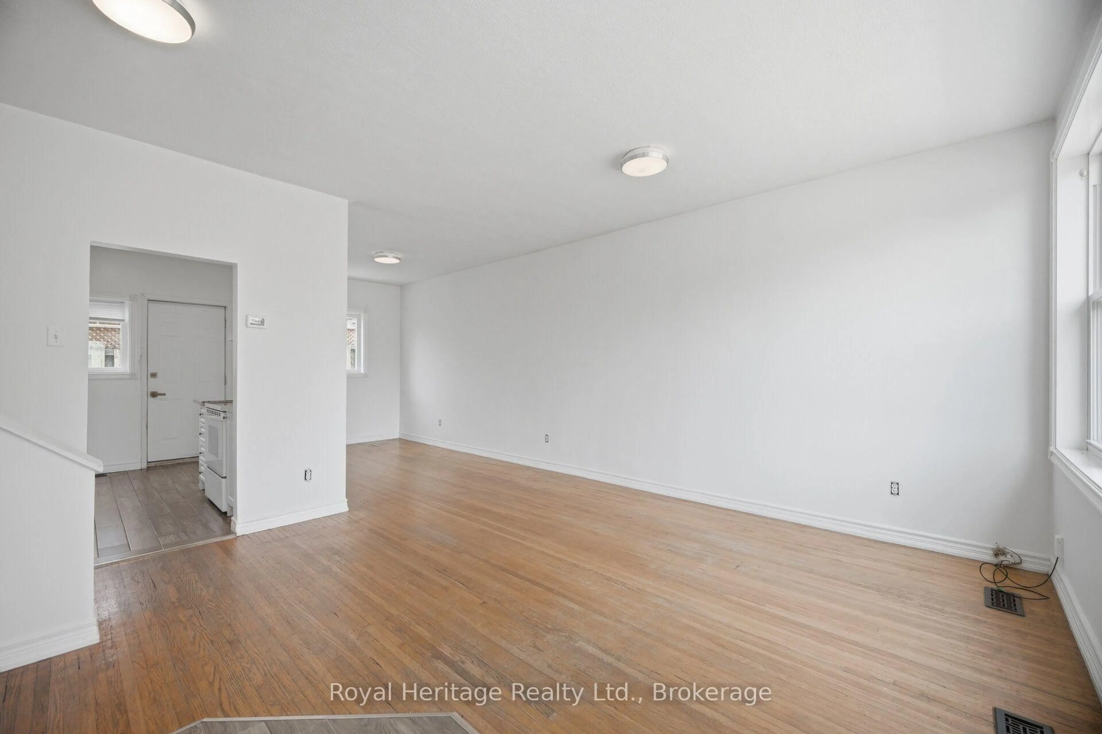 A pic of a room for 1546 Lakemount St, Oshawa Ontario L1J 3Y2