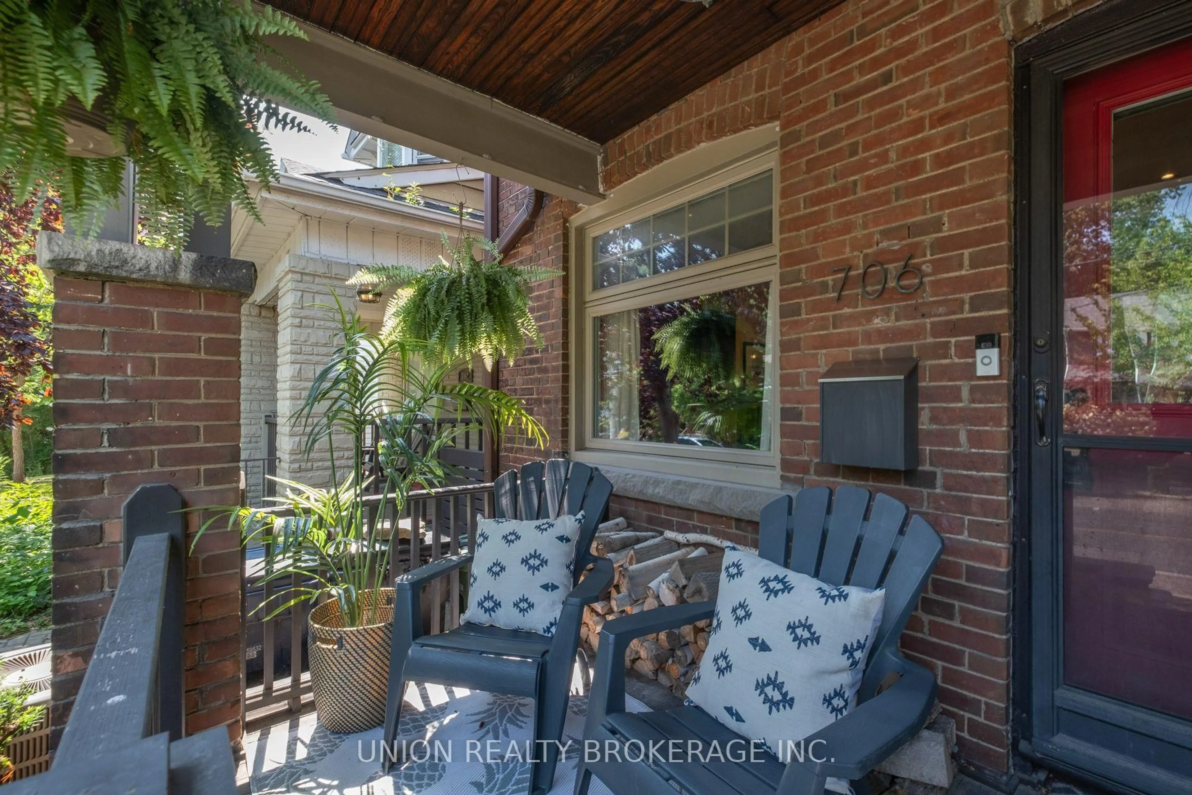 Patio, street for 706 Woodbine Ave, Toronto Ontario M4E 2J1