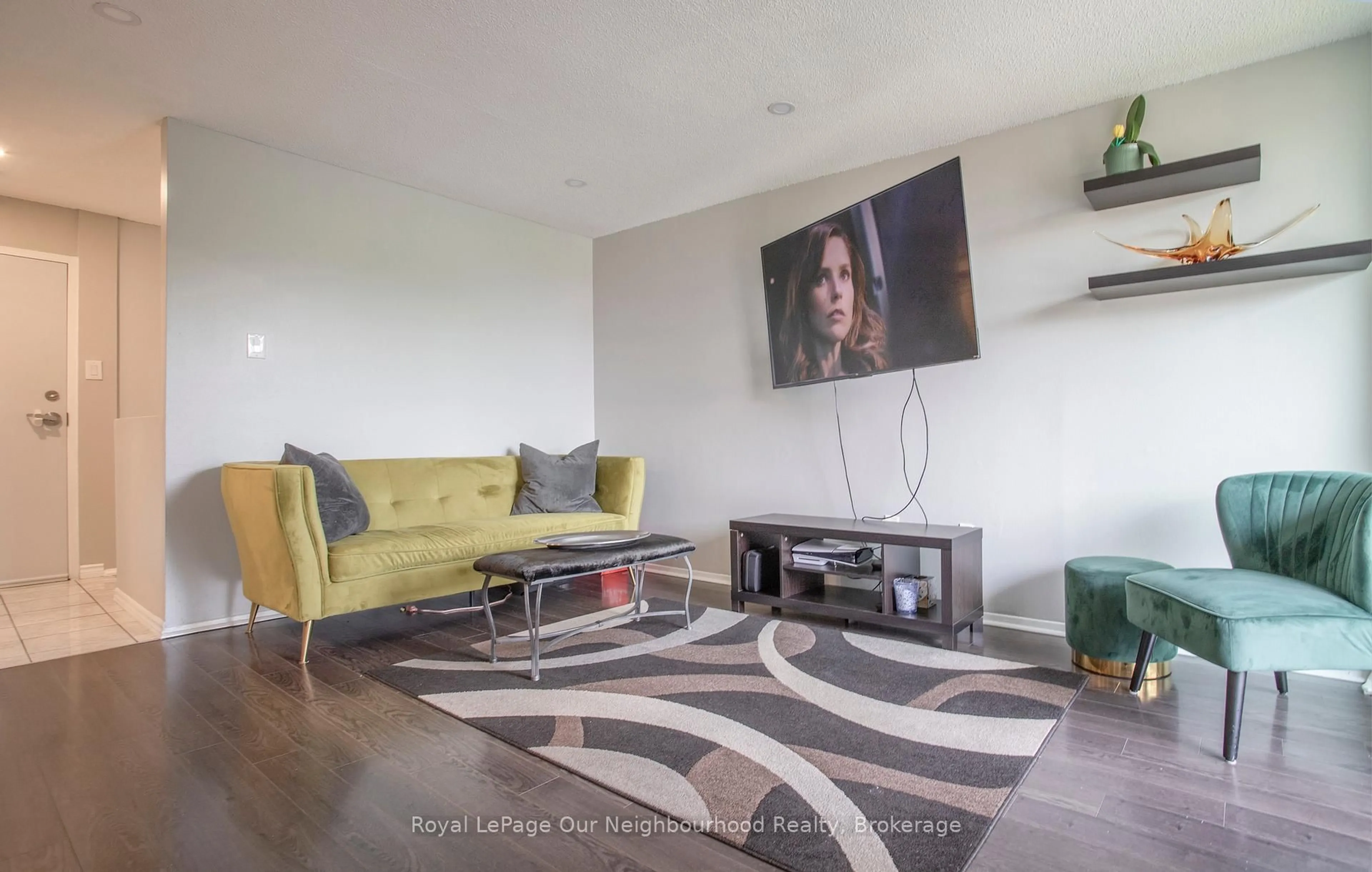 Home theater for 4064 Lawrence Ave #507, Toronto Ontario M1E 4V6