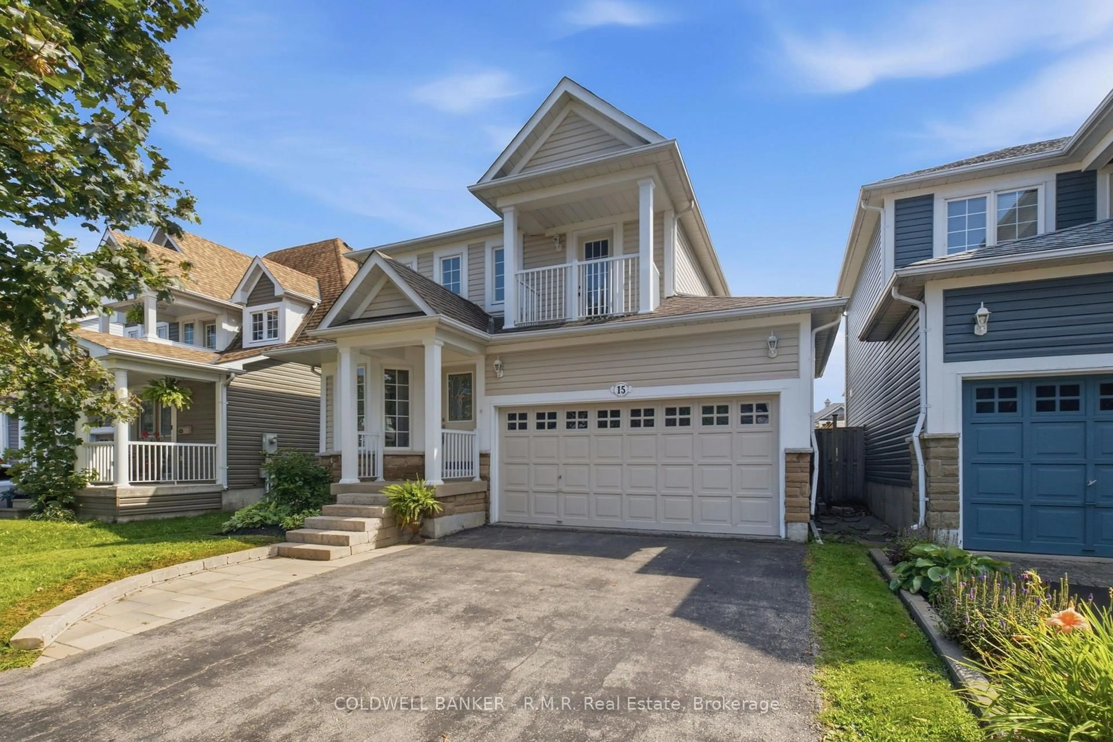 Home with vinyl exterior material, street for 15 Schooner Lane, Clarington Ontario L1B 1N5