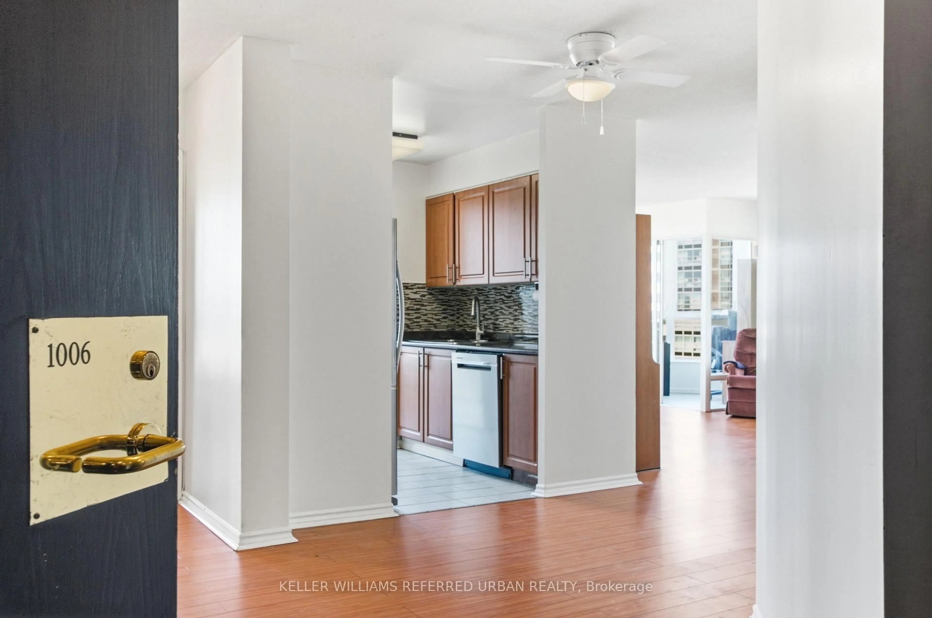 Standard kitchen, unknown for 3231 Eglinton Ave #1006B, Toronto Ontario M1J 3N5