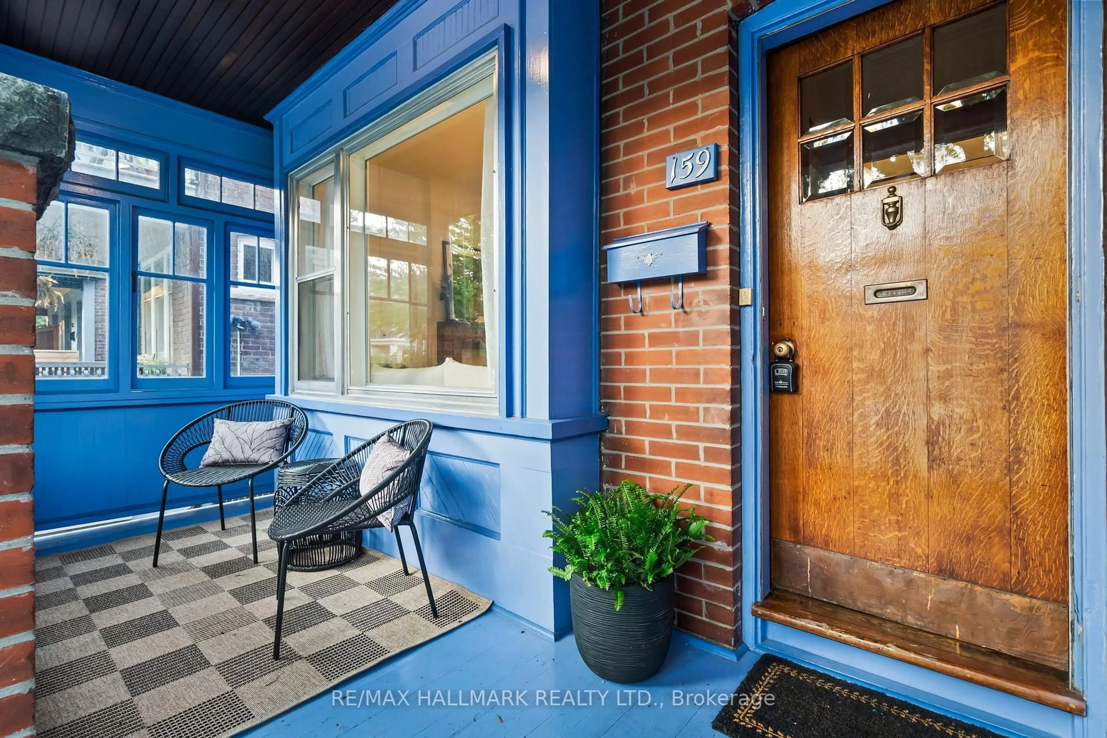 Indoor entryway for 159 Gillard Ave, Toronto Ontario M4J 4N7