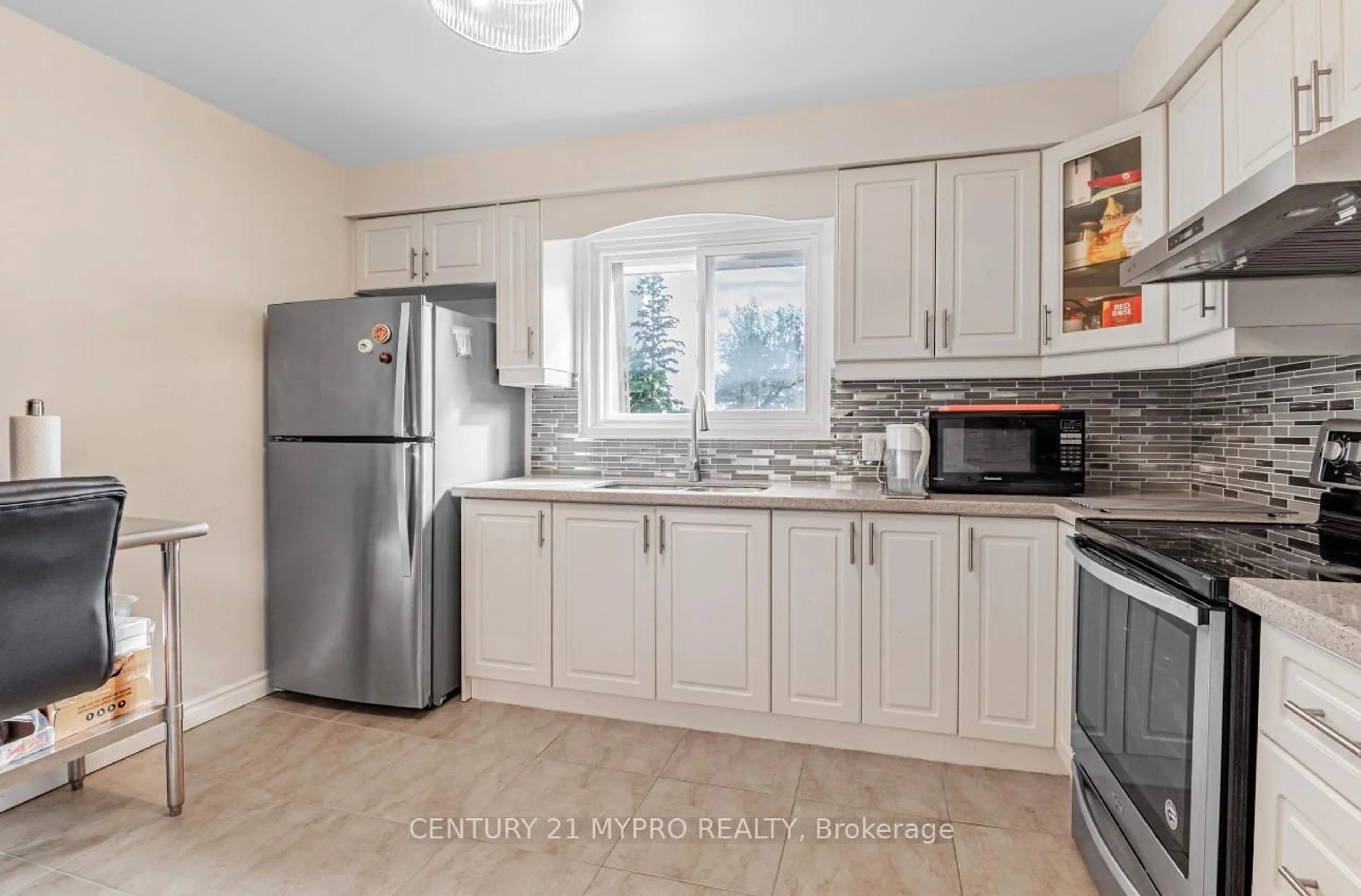 Standard kitchen, unknown for 120 Beverly Glen Blvd ##61, Toronto Ontario M1W 1W6