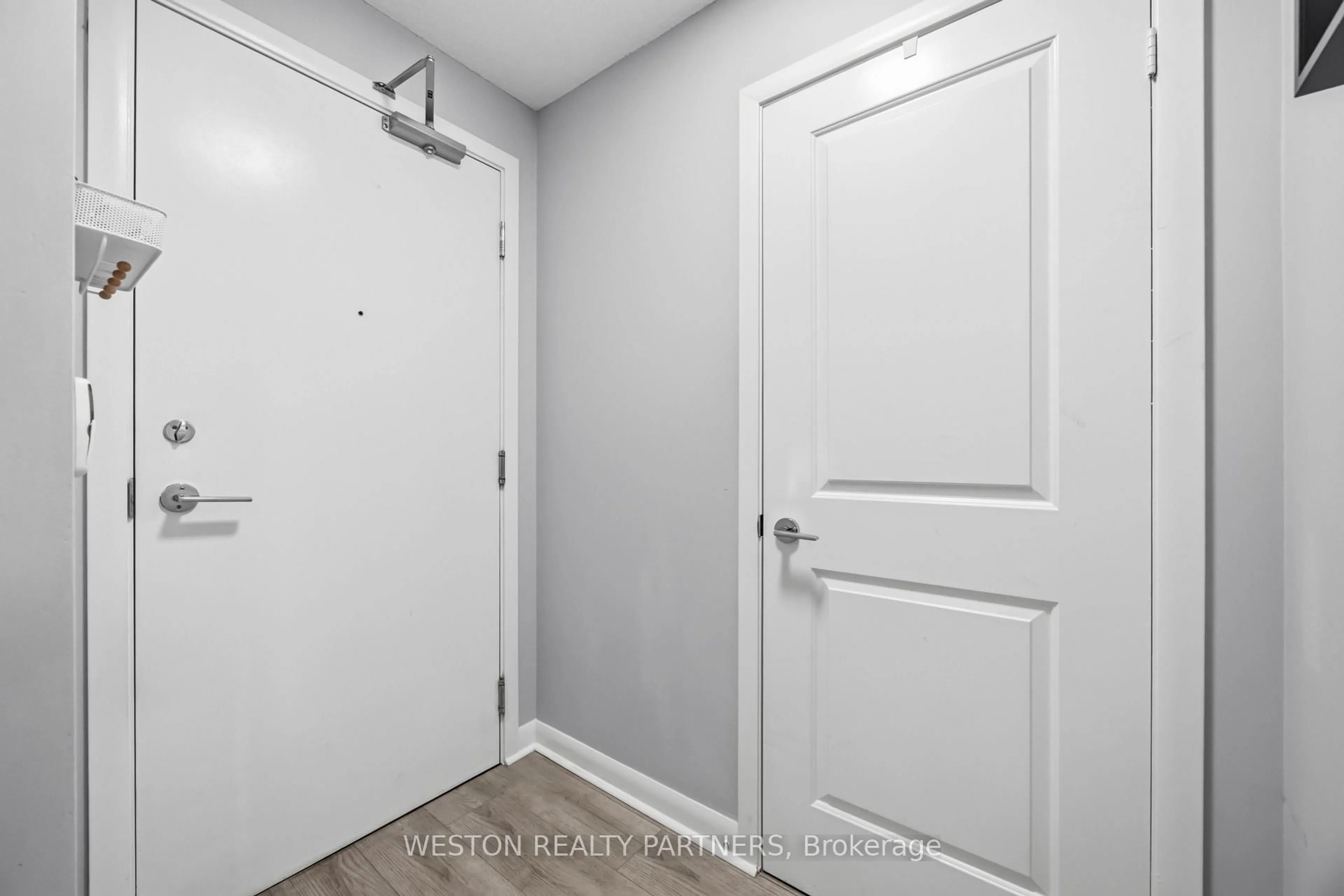 Indoor entryway for 190 Borough Dr #1006, Toronto Ontario M1P 0B6