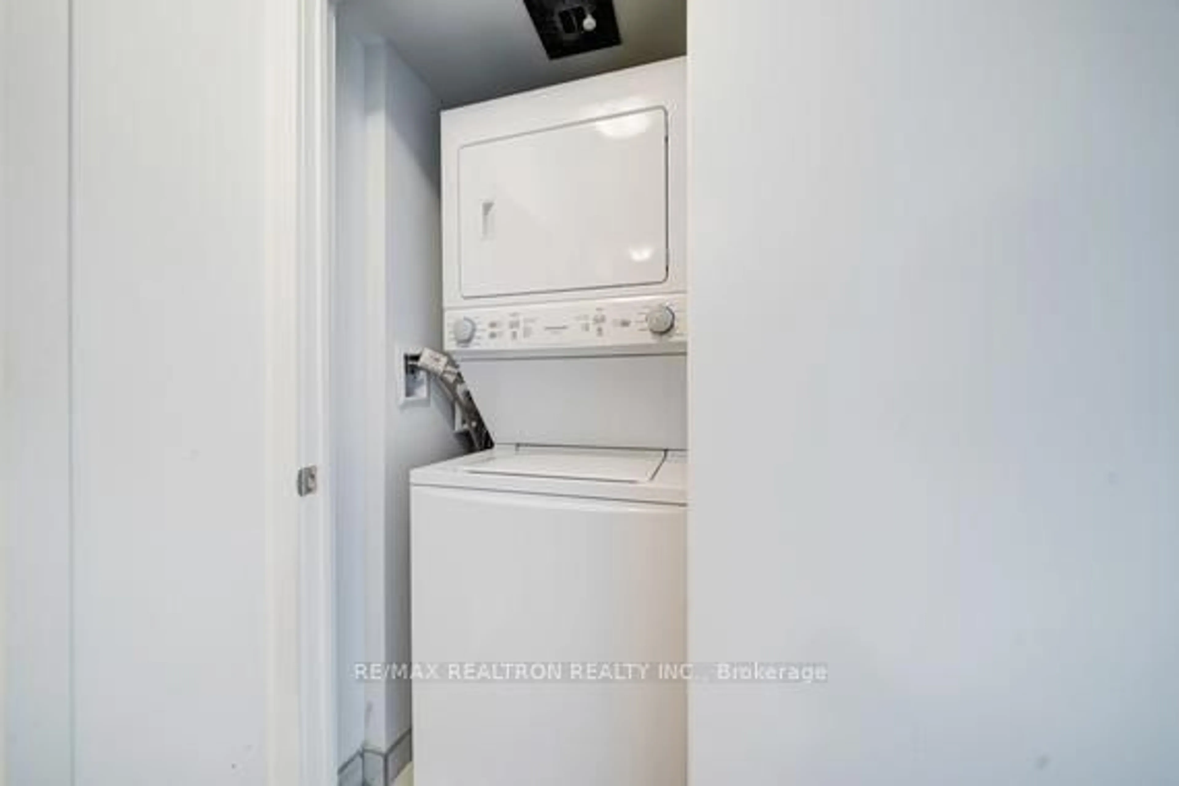 Laundry room for 1480 Bayly St #901, Pickering Ontario L1W 0C2