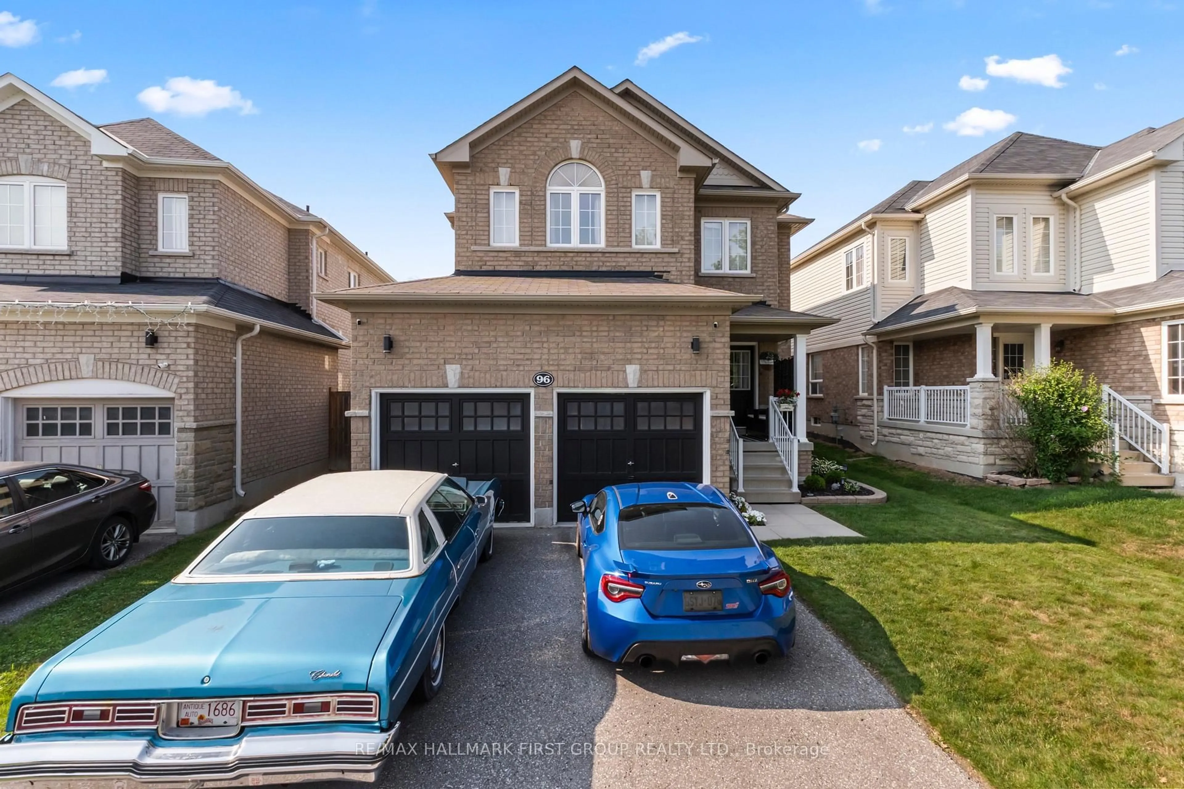 Home with vinyl exterior material, street for 96 Redfern Cres, Clarington Ontario L1C 0K1