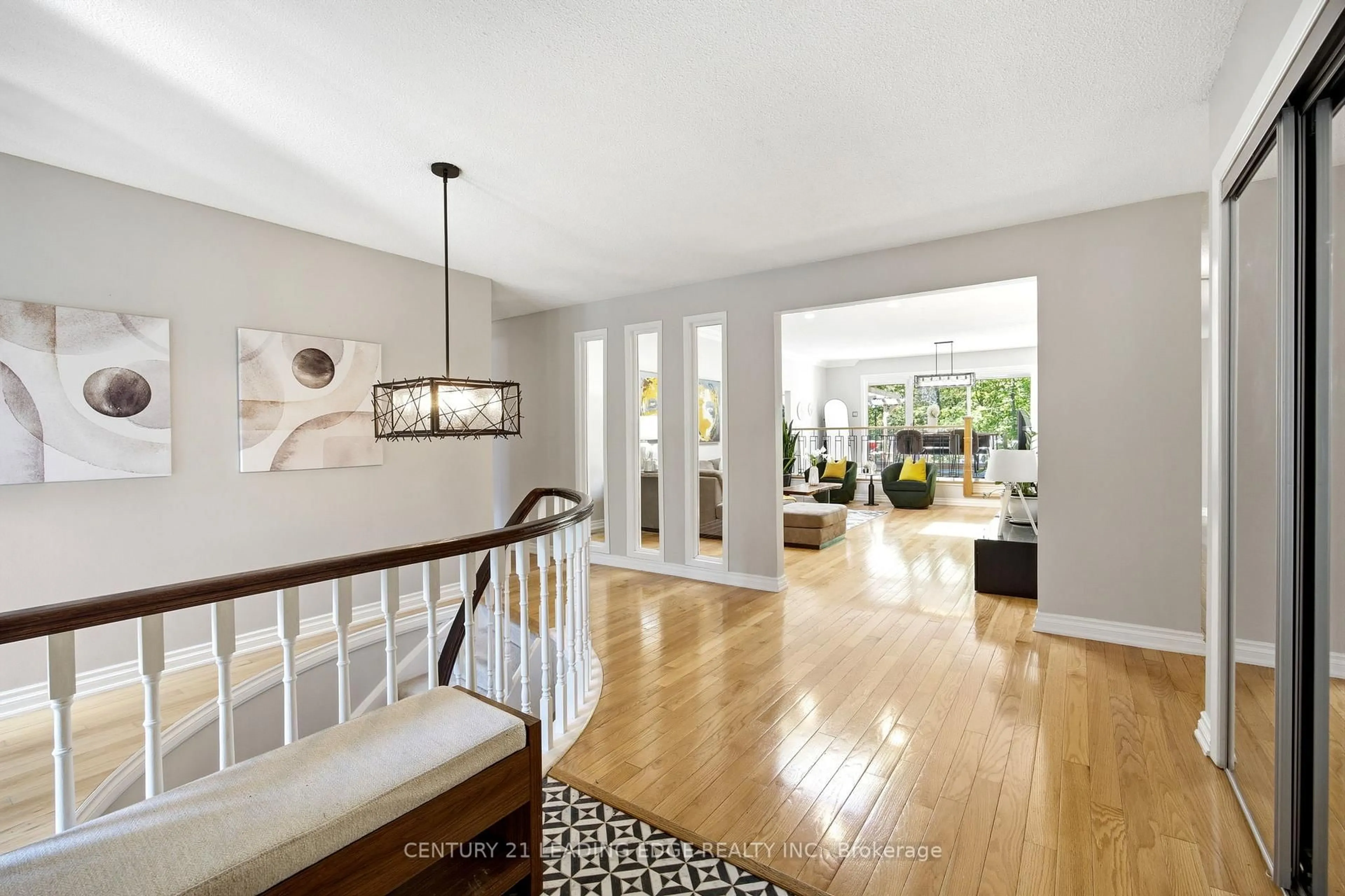 Indoor entryway for 128 Marica Ave, Oshawa Ontario L1G 3G8
