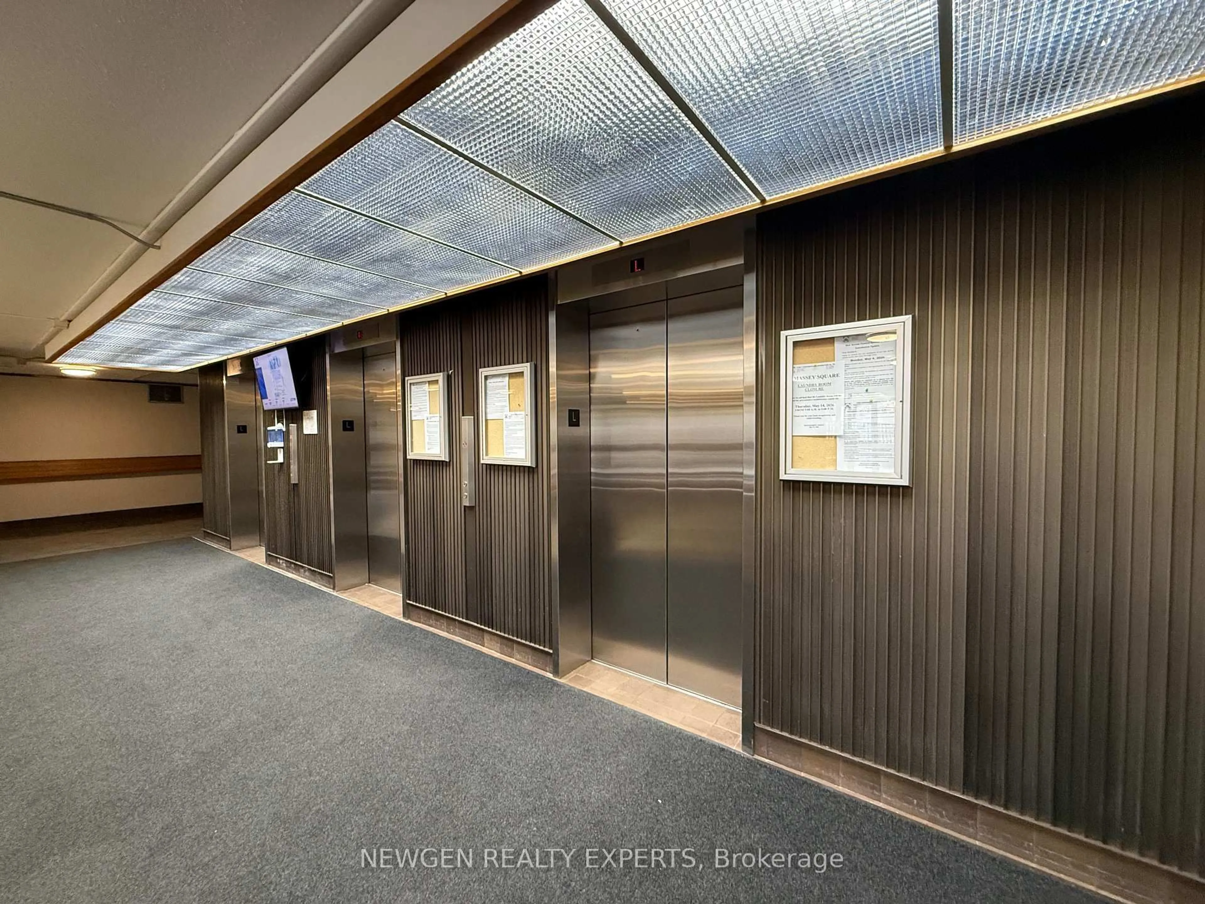 Indoor foyer for 3 Massey Sq #502, Toronto Ontario M4C 5L5