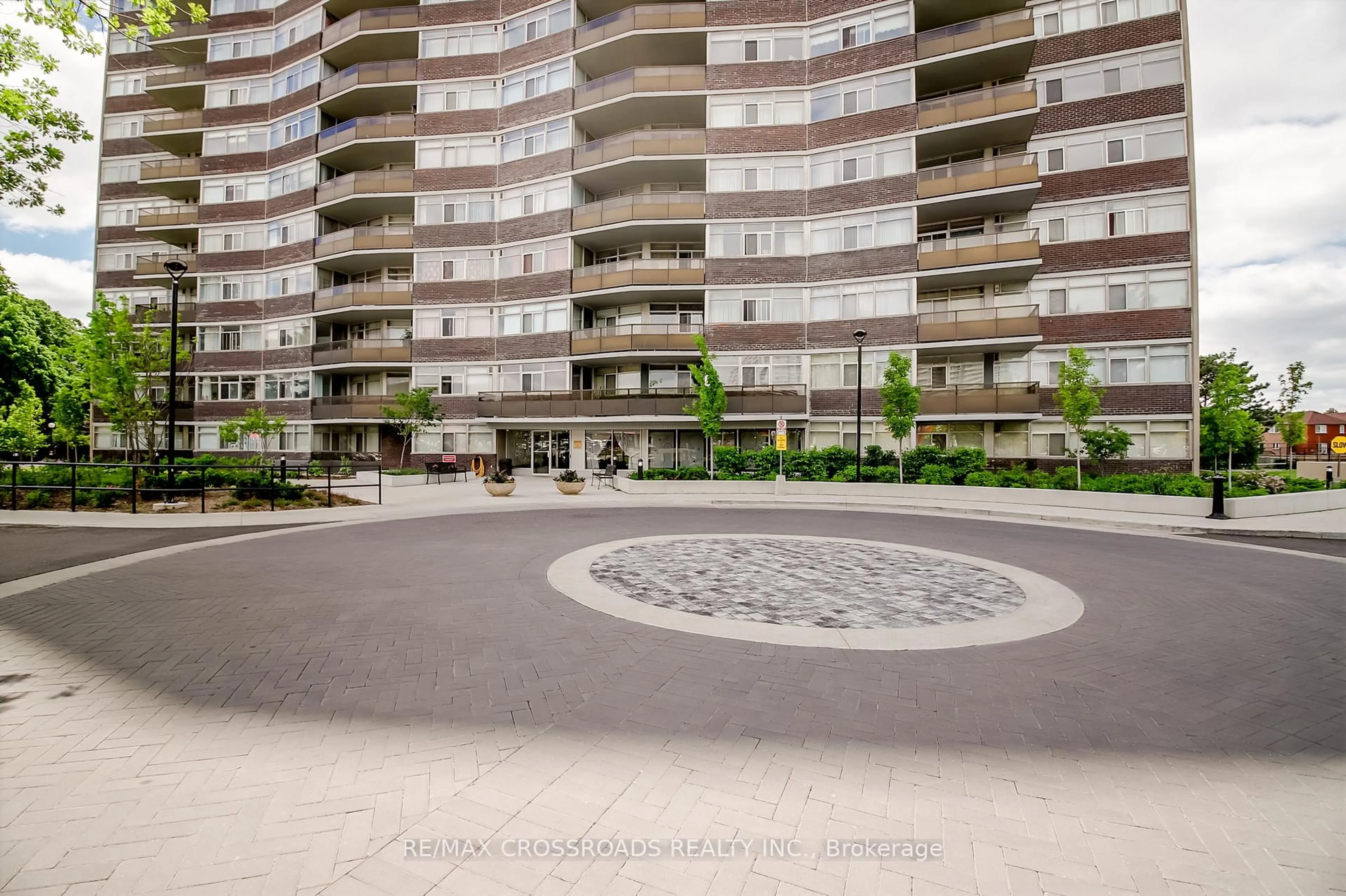 Patio, street for 3151 Bridletowne Circ #606, Toronto Ontario M1W 2T1