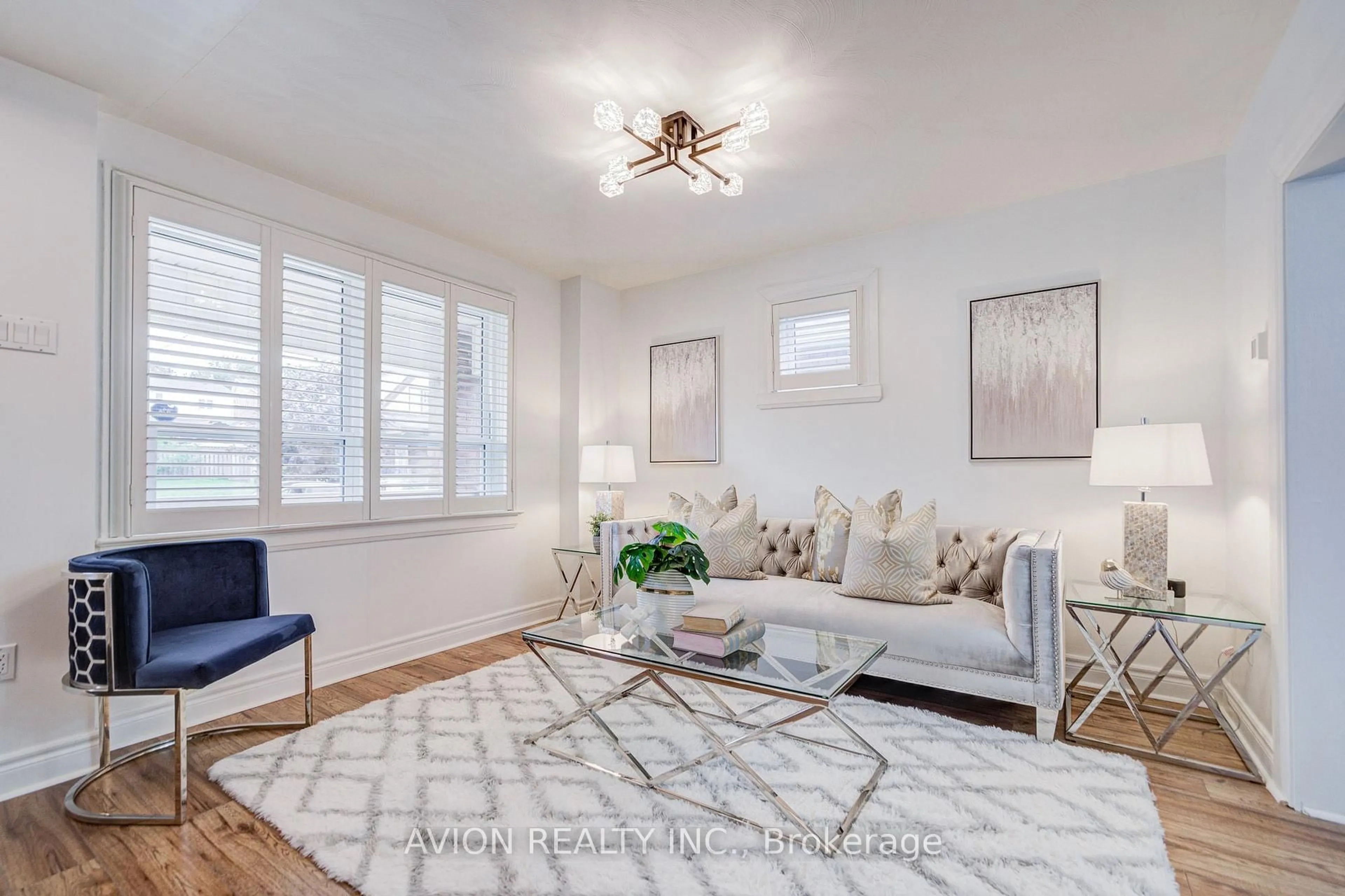 Living room with furniture, unknown for 225 Clarke St, Oshawa Ontario L1H 5G2
