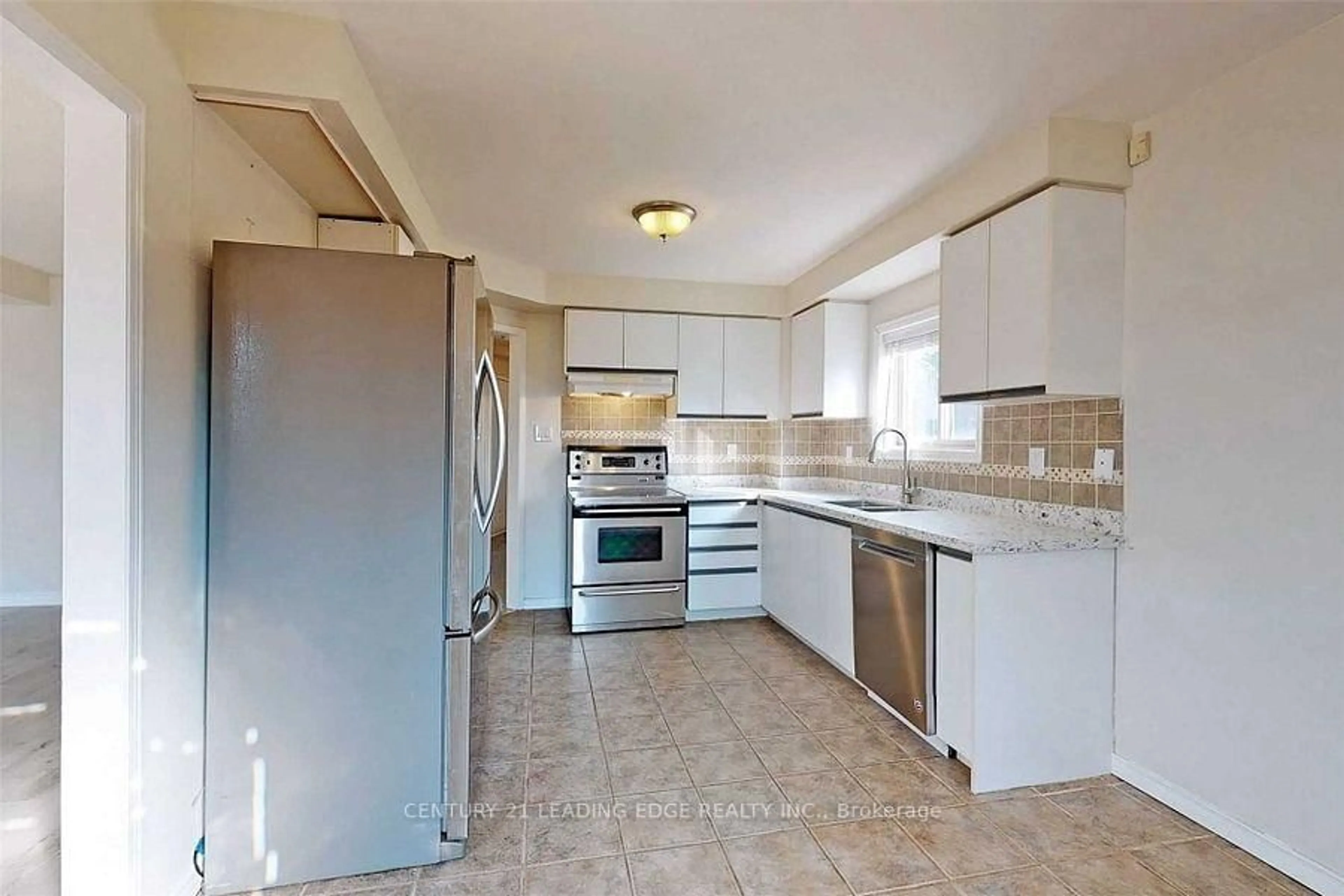Standard kitchen, ceramic/tile floor for 1566 Fieldgate Dr, Oshawa Ontario L1K 2L5