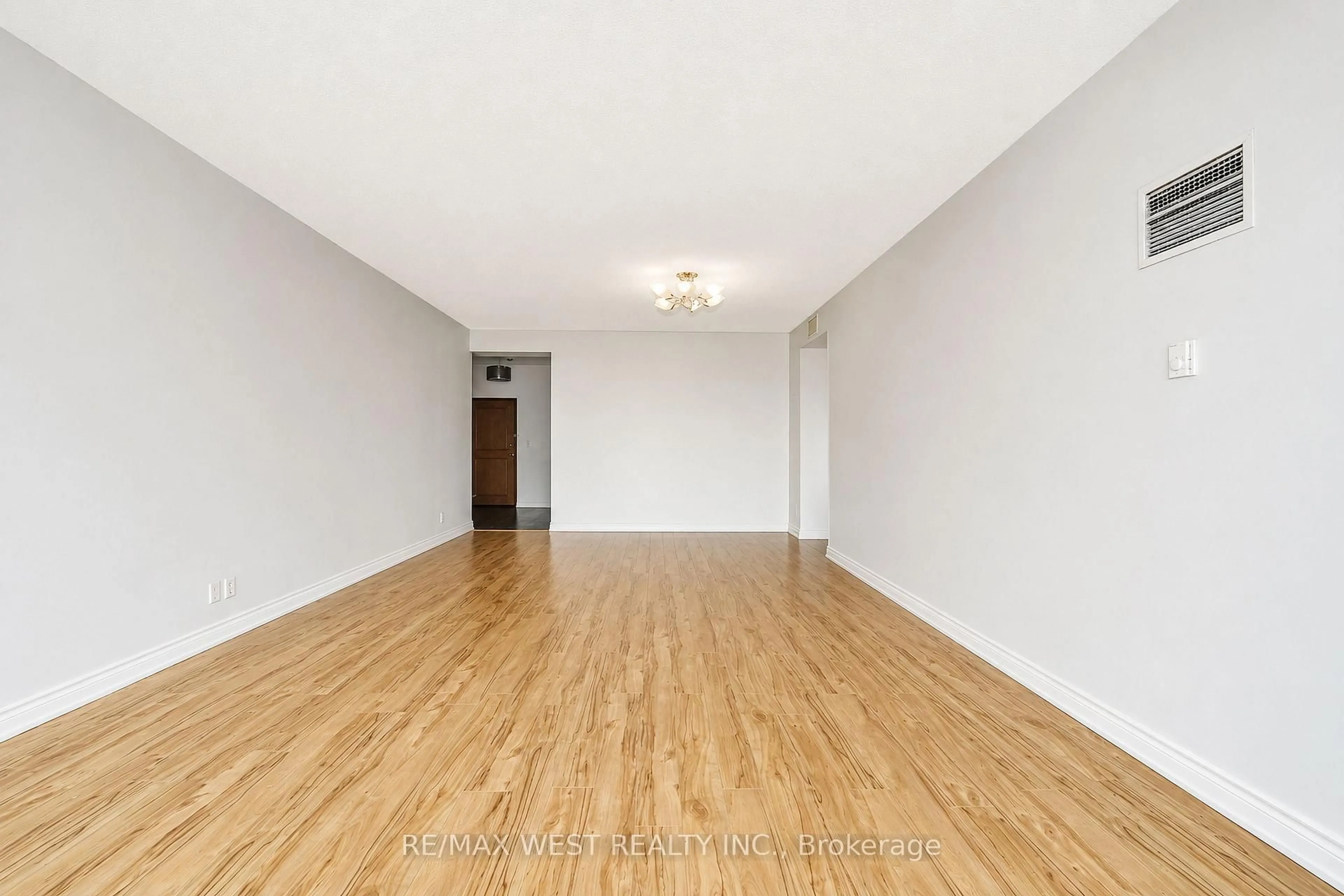 A pic of a room for 8 Lee Centre Dr #PH103, Toronto Ontario M1H 3H8
