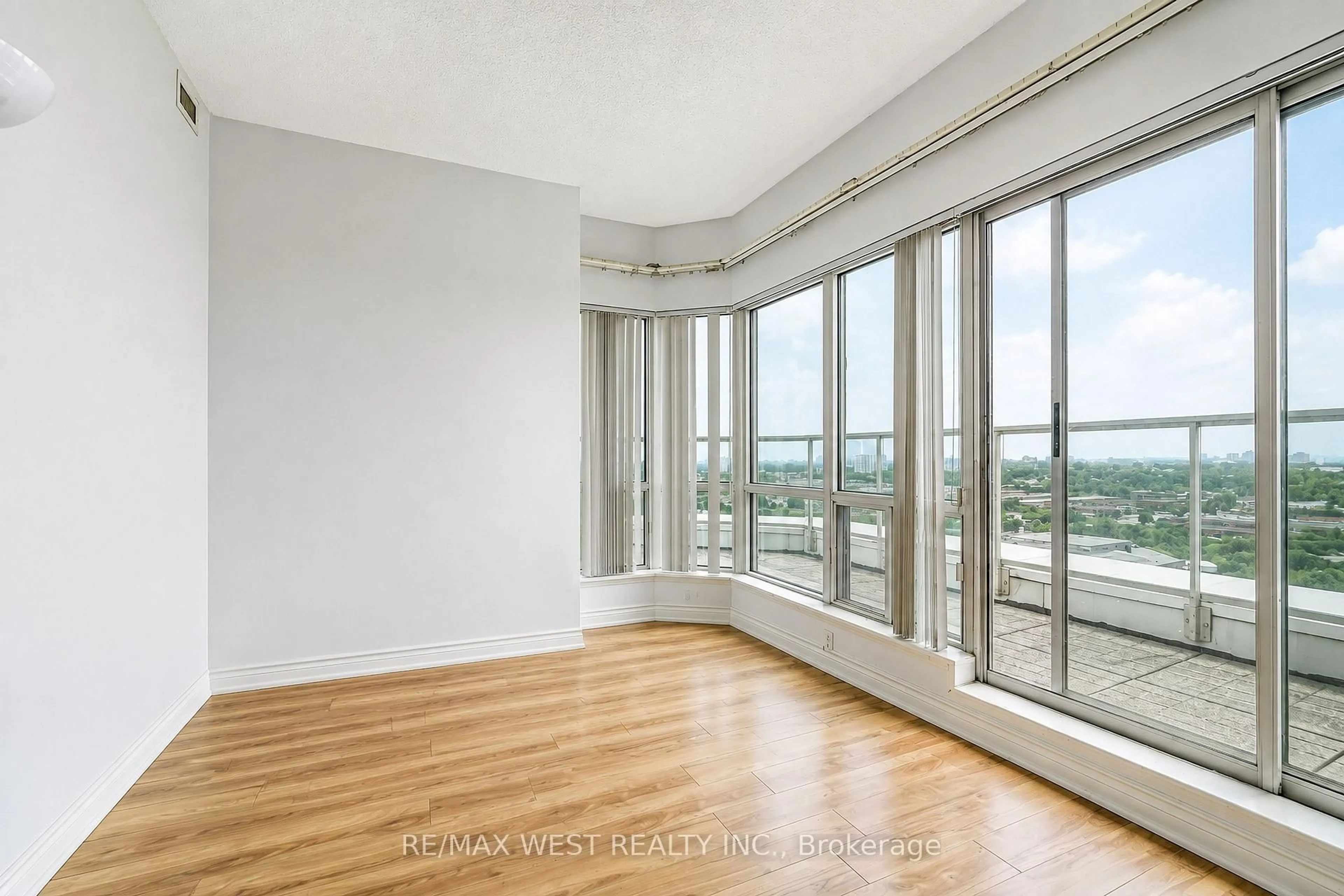 A pic of a room for 8 Lee Centre Dr #PH103, Toronto Ontario M1H 3H8
