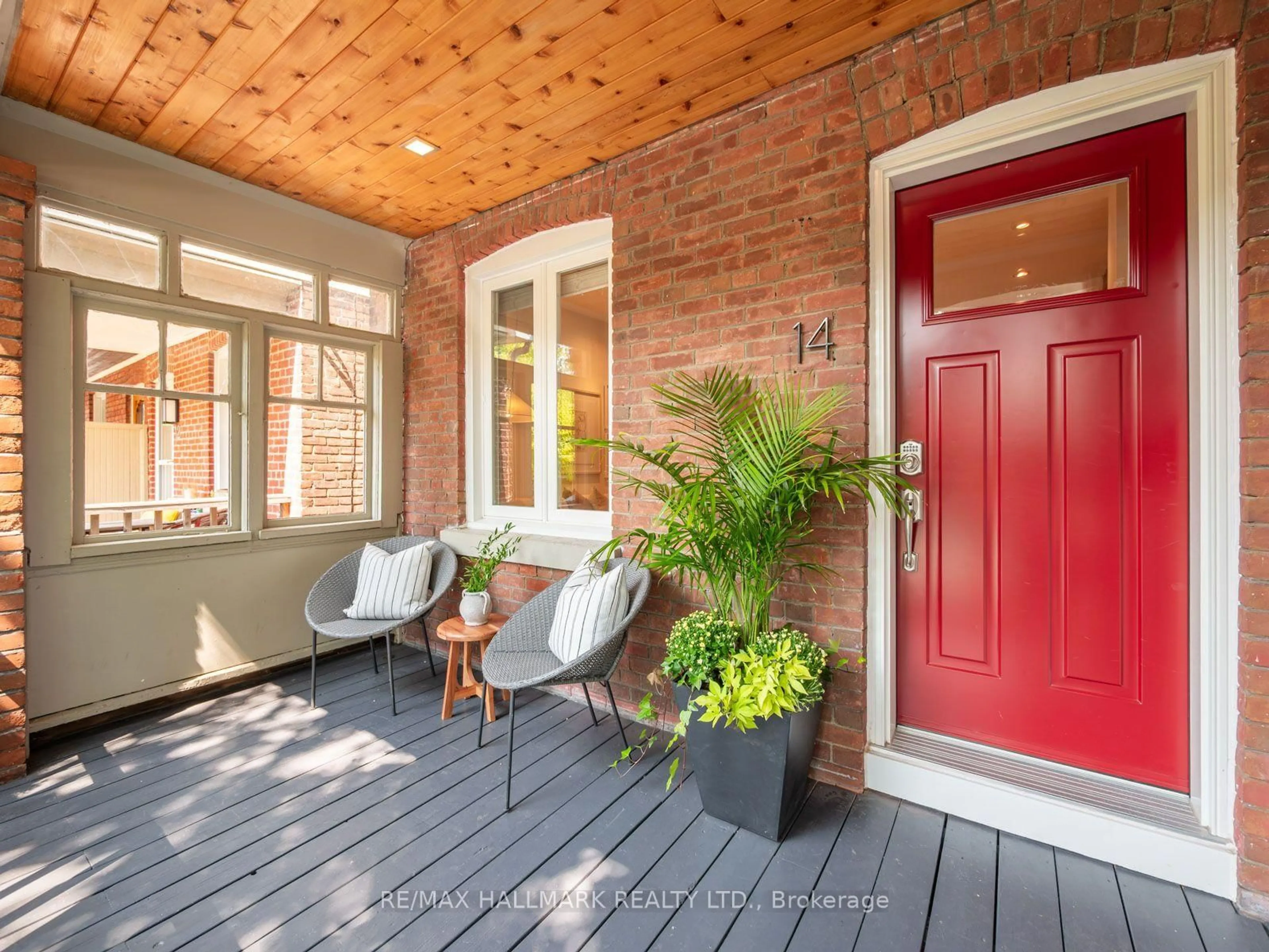 Indoor entryway for 14 Fielding Ave, Toronto Ontario M4J 1R5