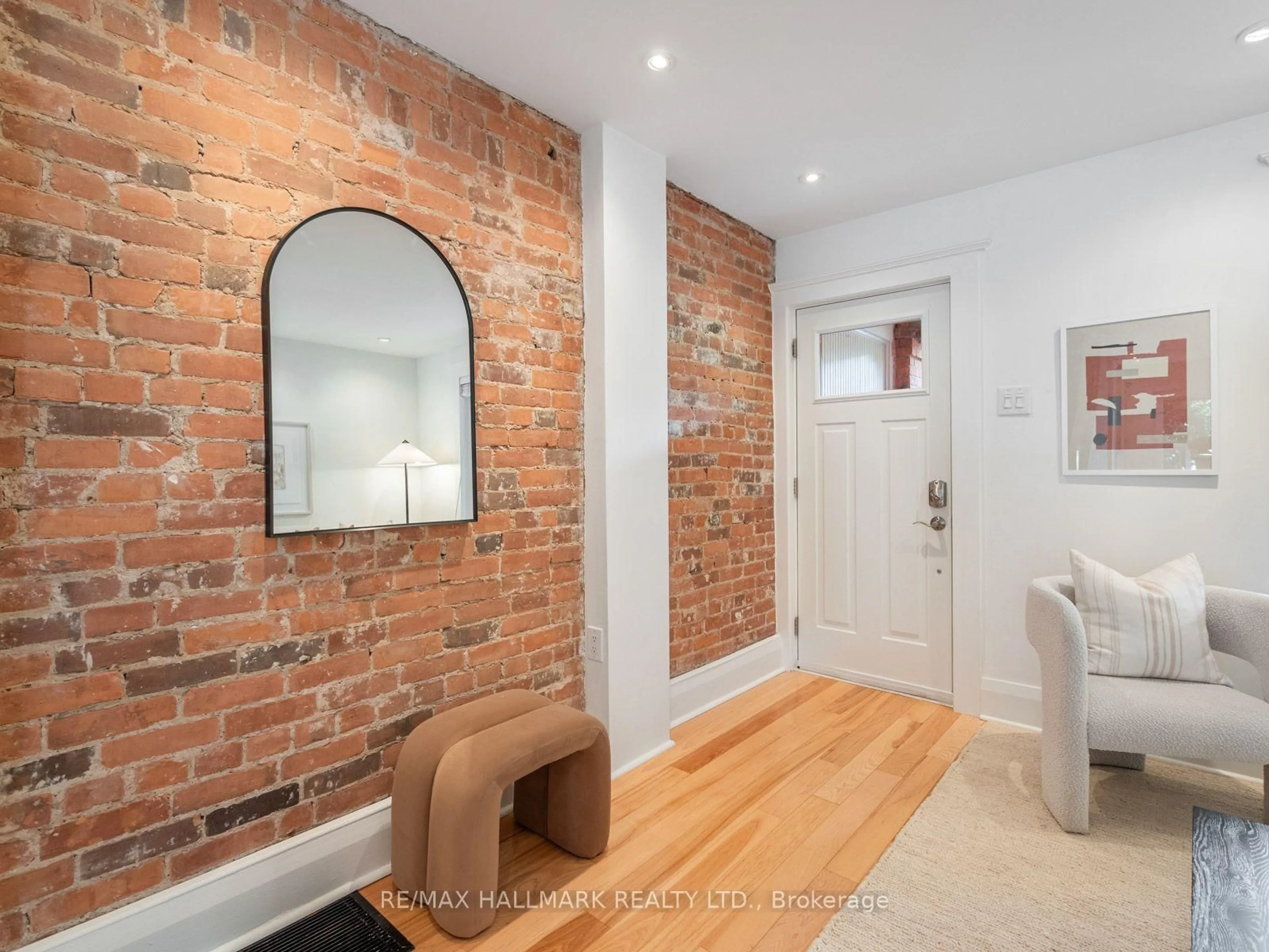 Indoor entryway for 14 Fielding Ave, Toronto Ontario M4J 1R5