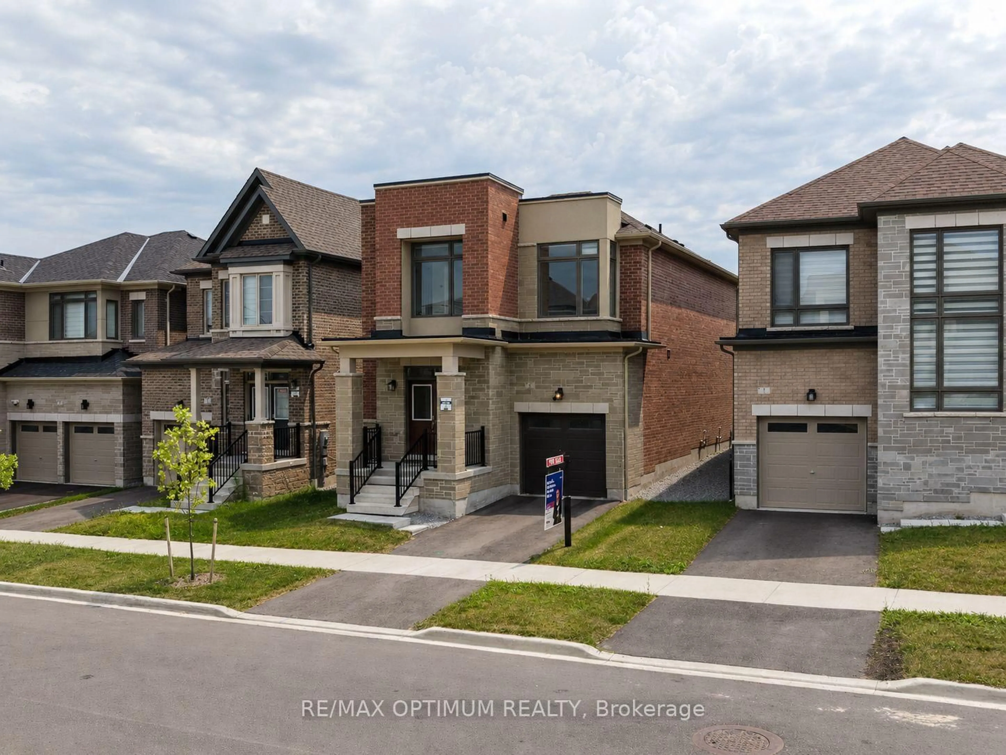 Home with brick exterior material, street for 3 Armilia Pl, Whitby Ontario L1P 0N9