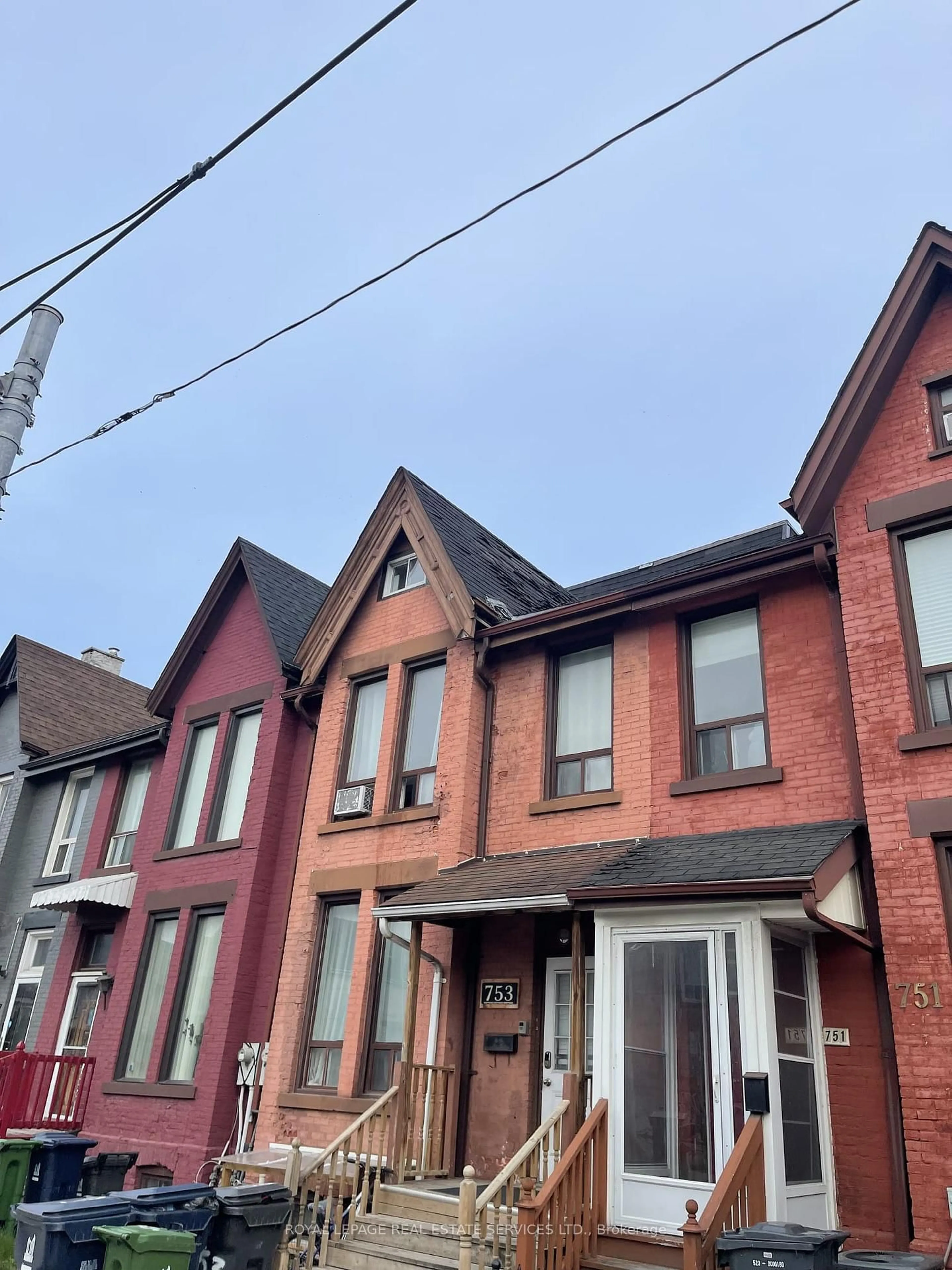 Home with brick exterior material, street for 753 Gerrard St #2, Toronto Ontario M4M 1Y5