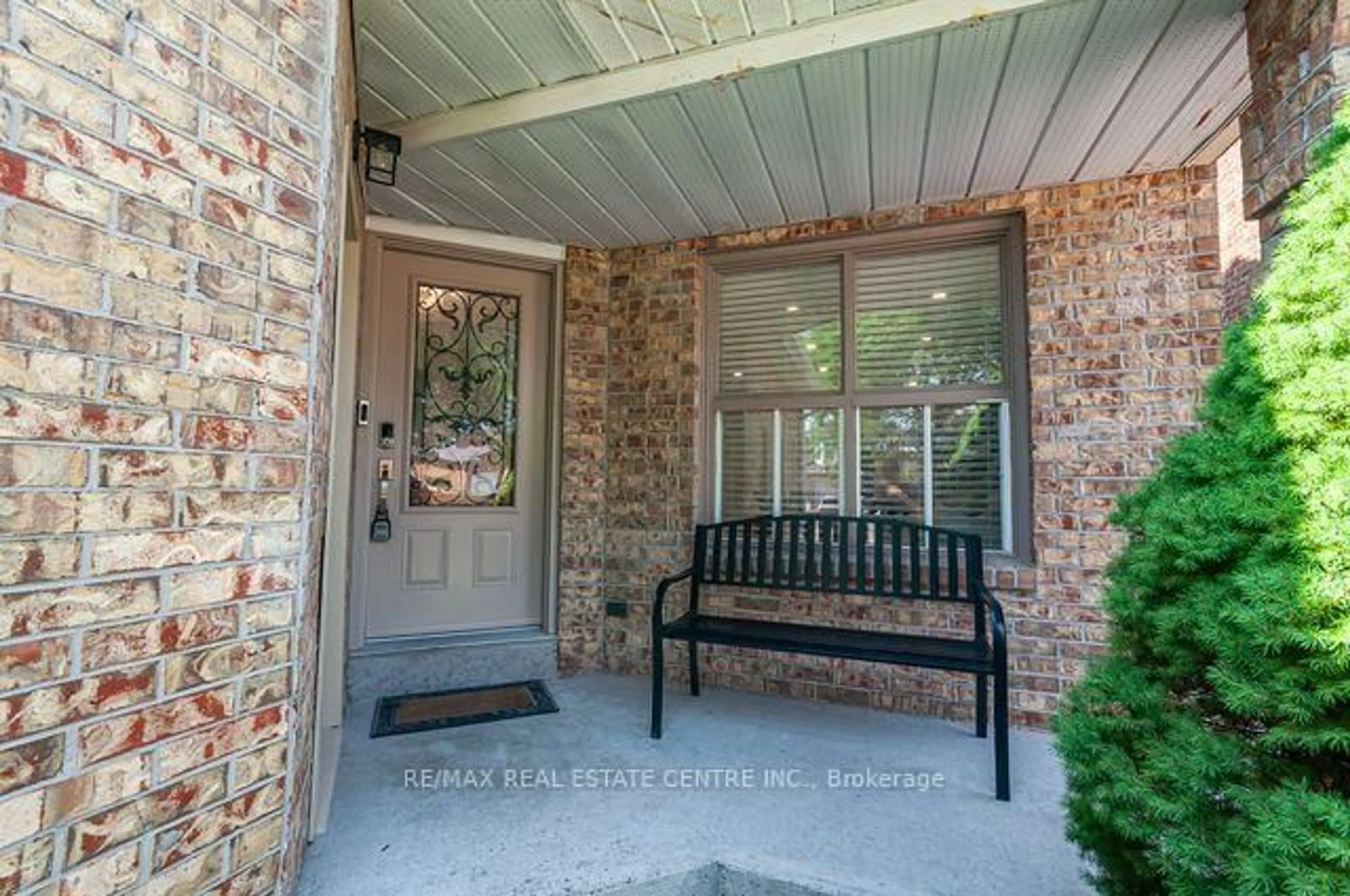 Indoor entryway for 38 Tresher Crt, Ajax Ontario L1T 2N1