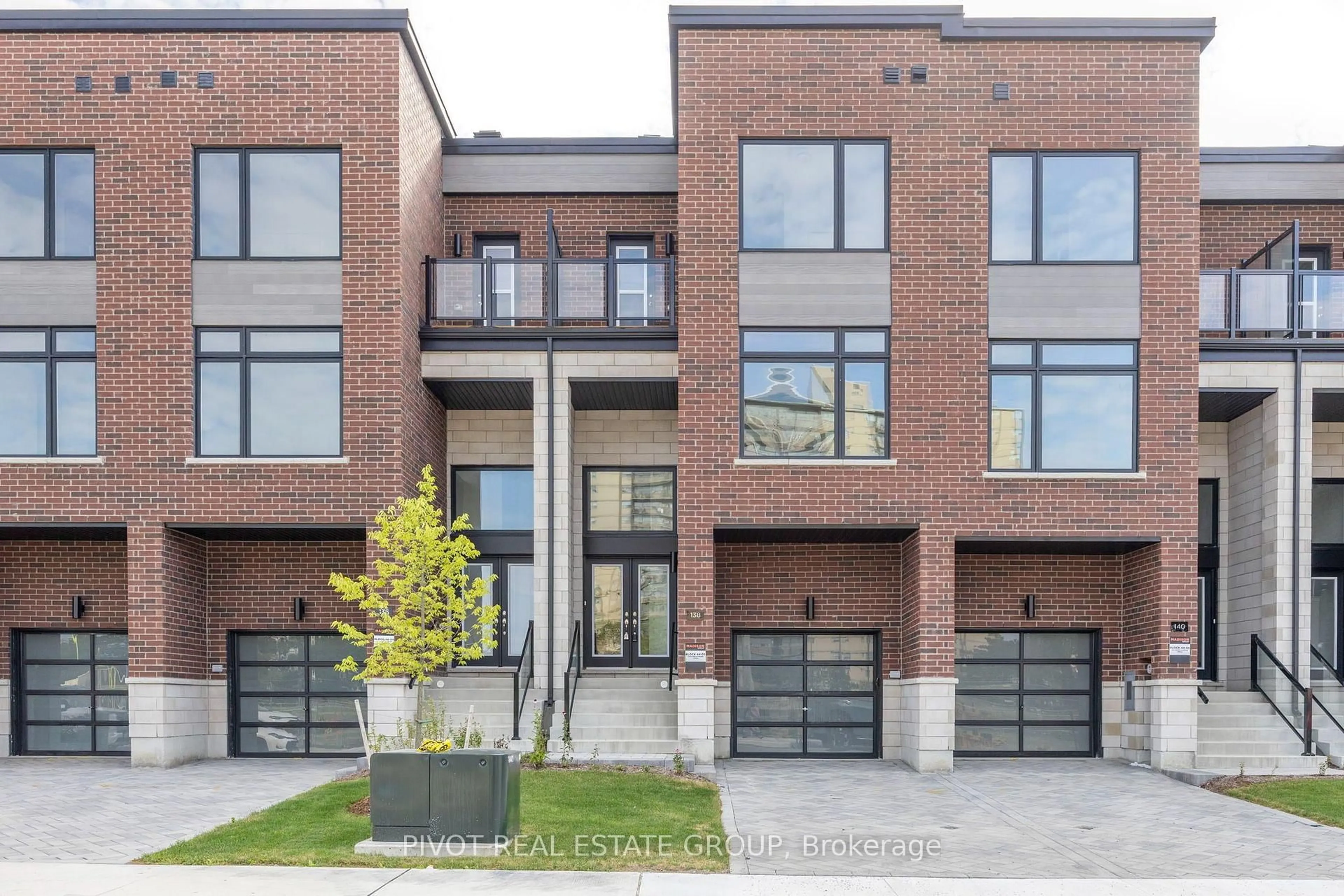 Home with brick exterior material, street for 138 Danielle Moore Circ, Toronto Ontario M1P 0G9