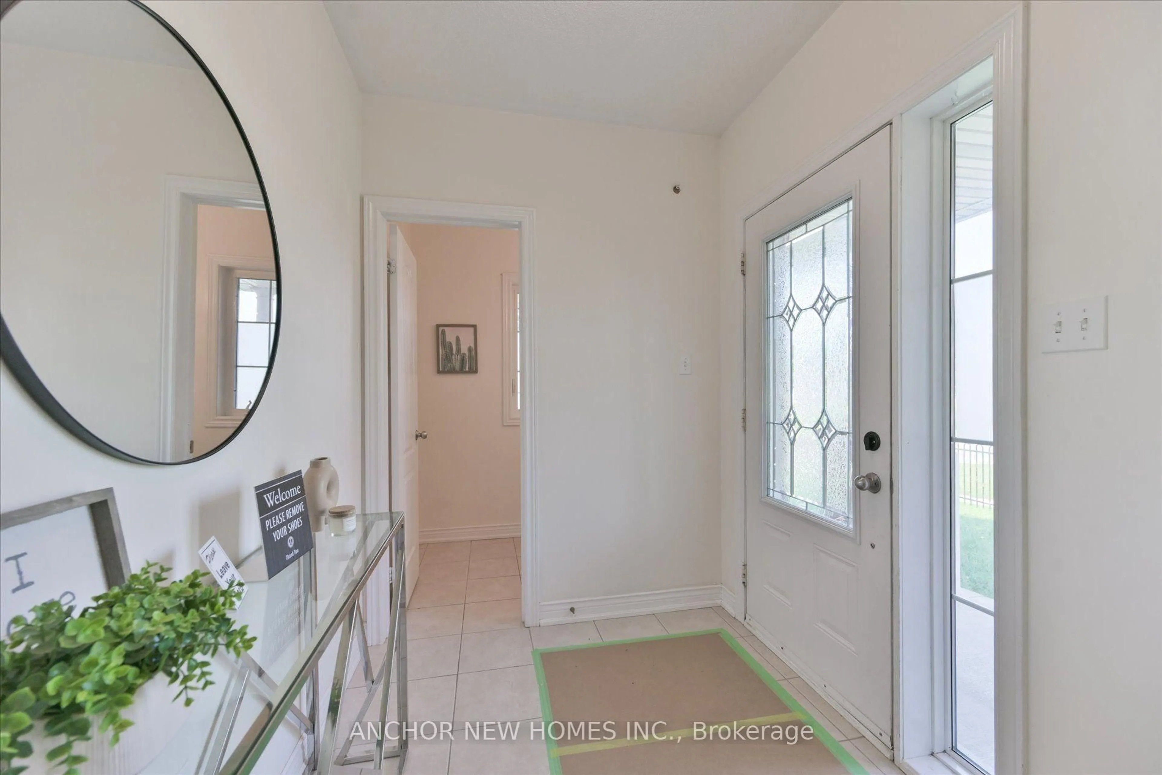 Indoor entryway for 1 Ruben St, Whitby Ontario L1P 0A7