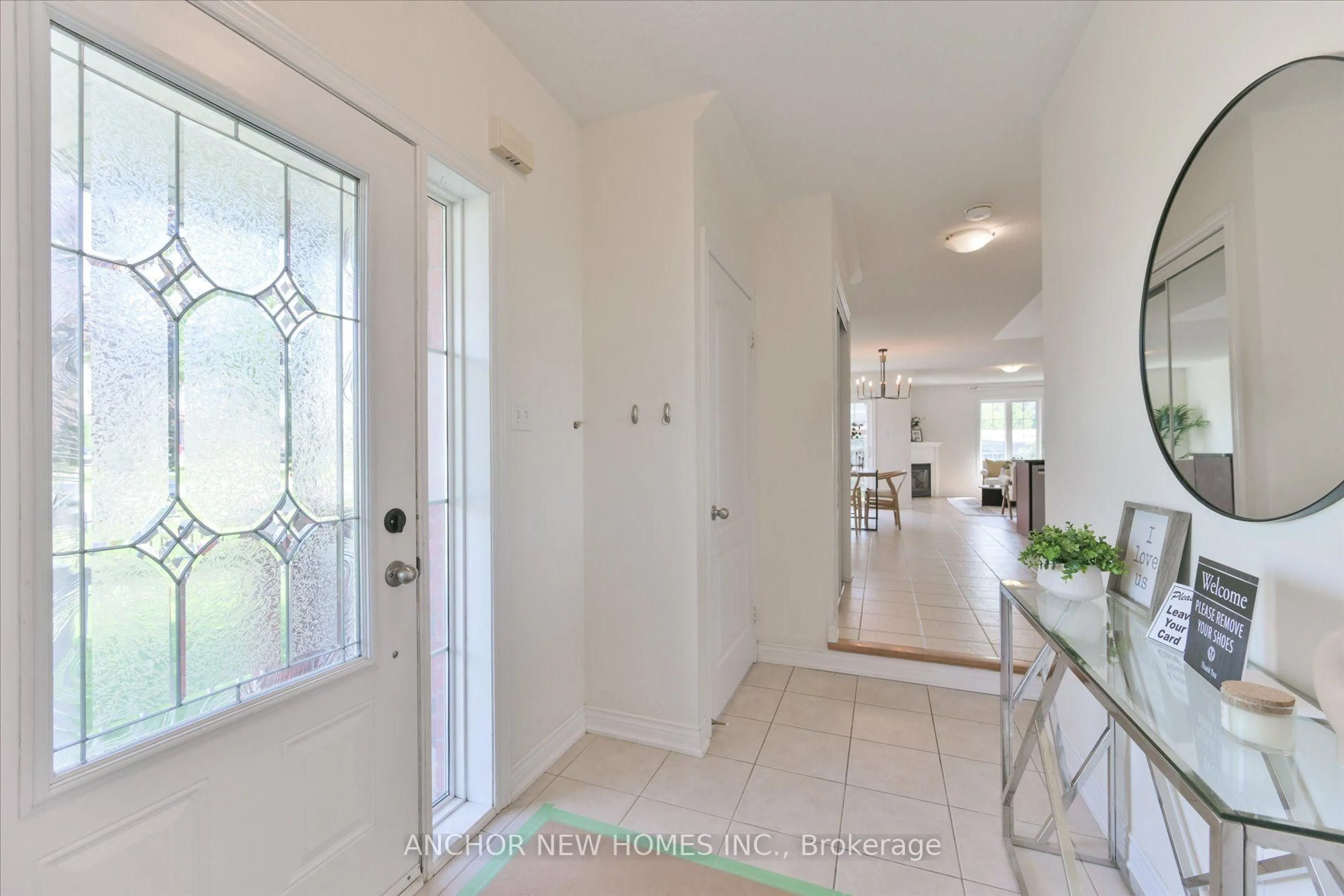 Indoor entryway for 1 Ruben St, Whitby Ontario L1P 0A7
