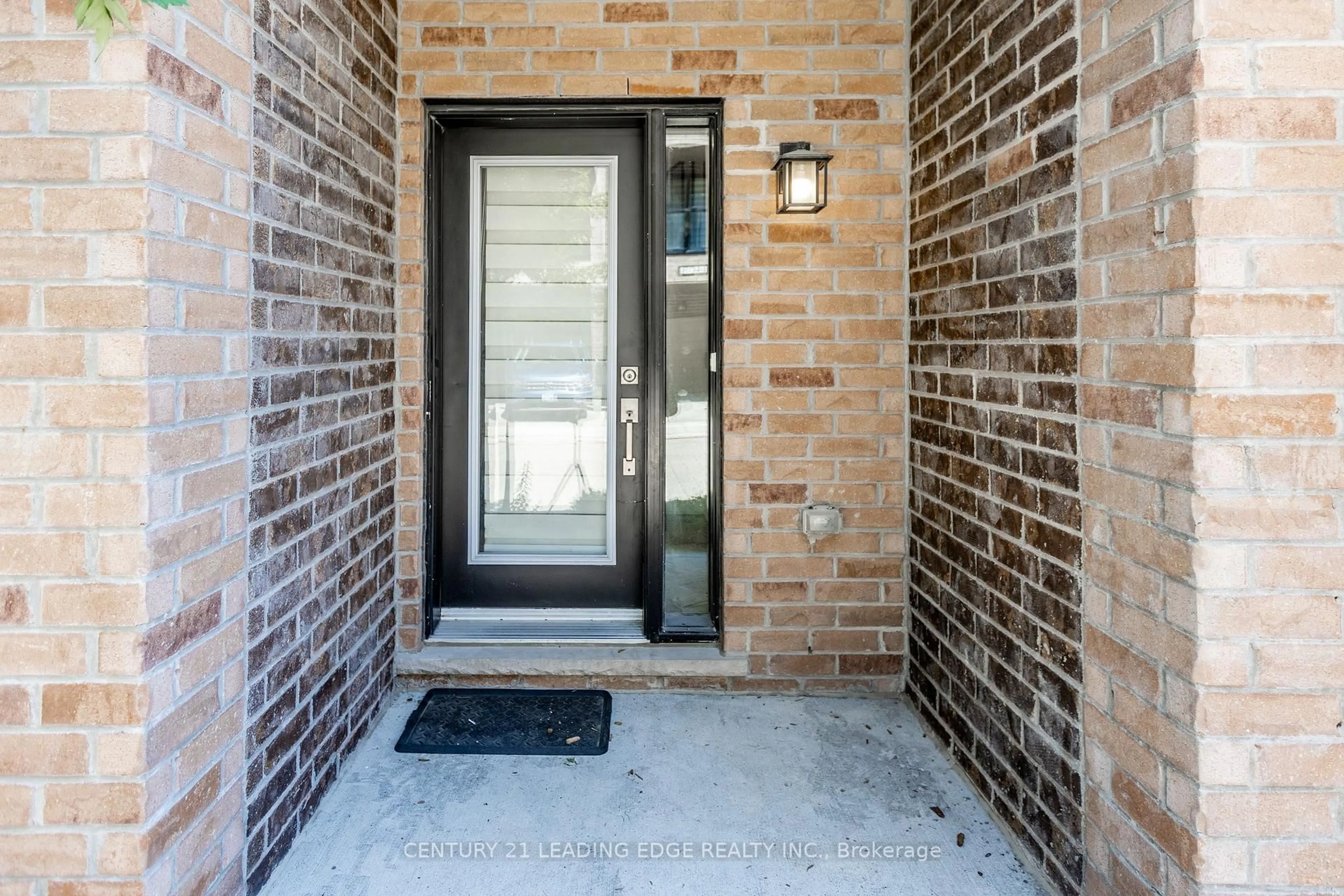 Indoor entryway for 1865 Pickering Pkwy #805, Pickering Ontario L1V 0H2