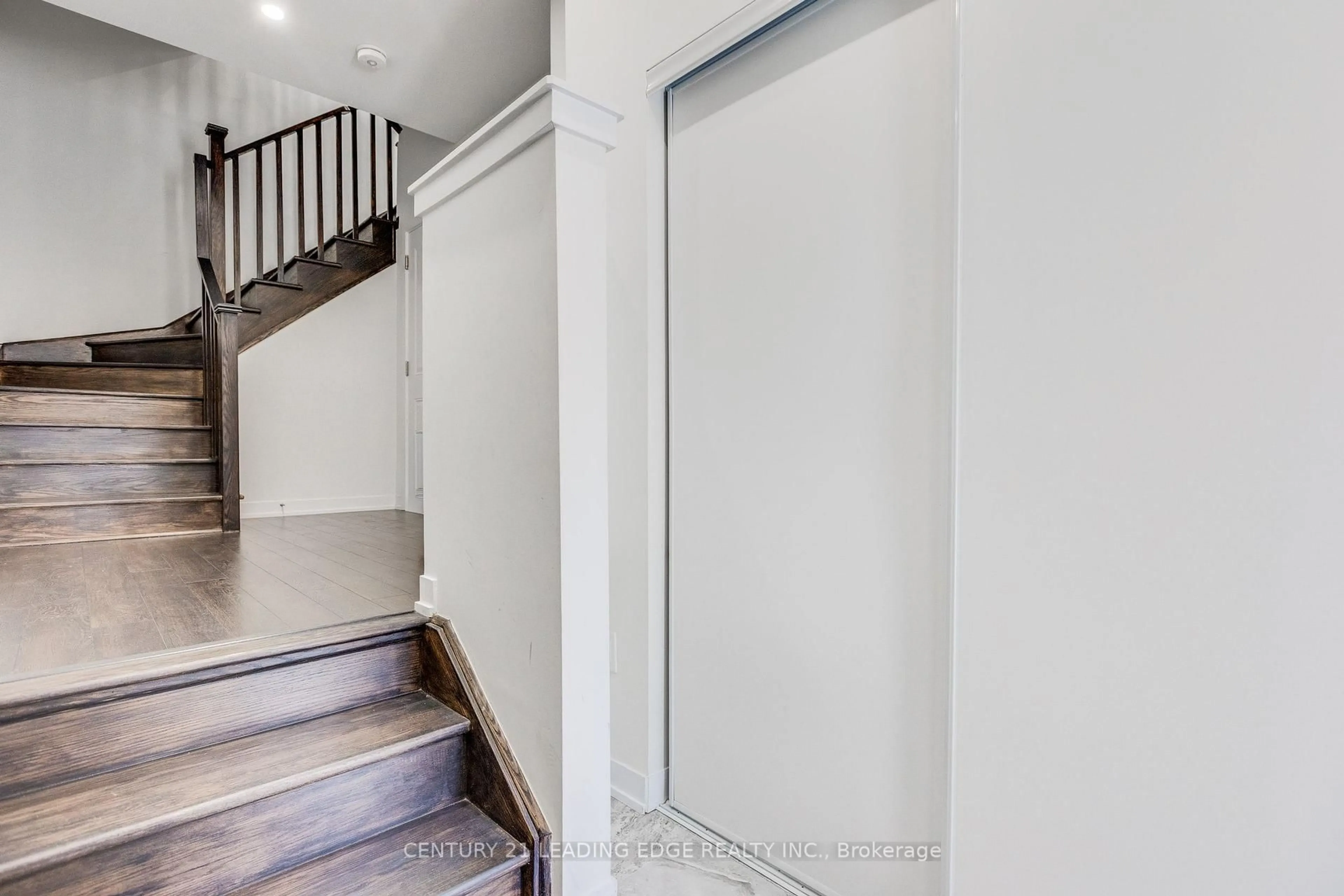 Stairs for 1865 Pickering Pkwy #805, Pickering Ontario L1V 0H2