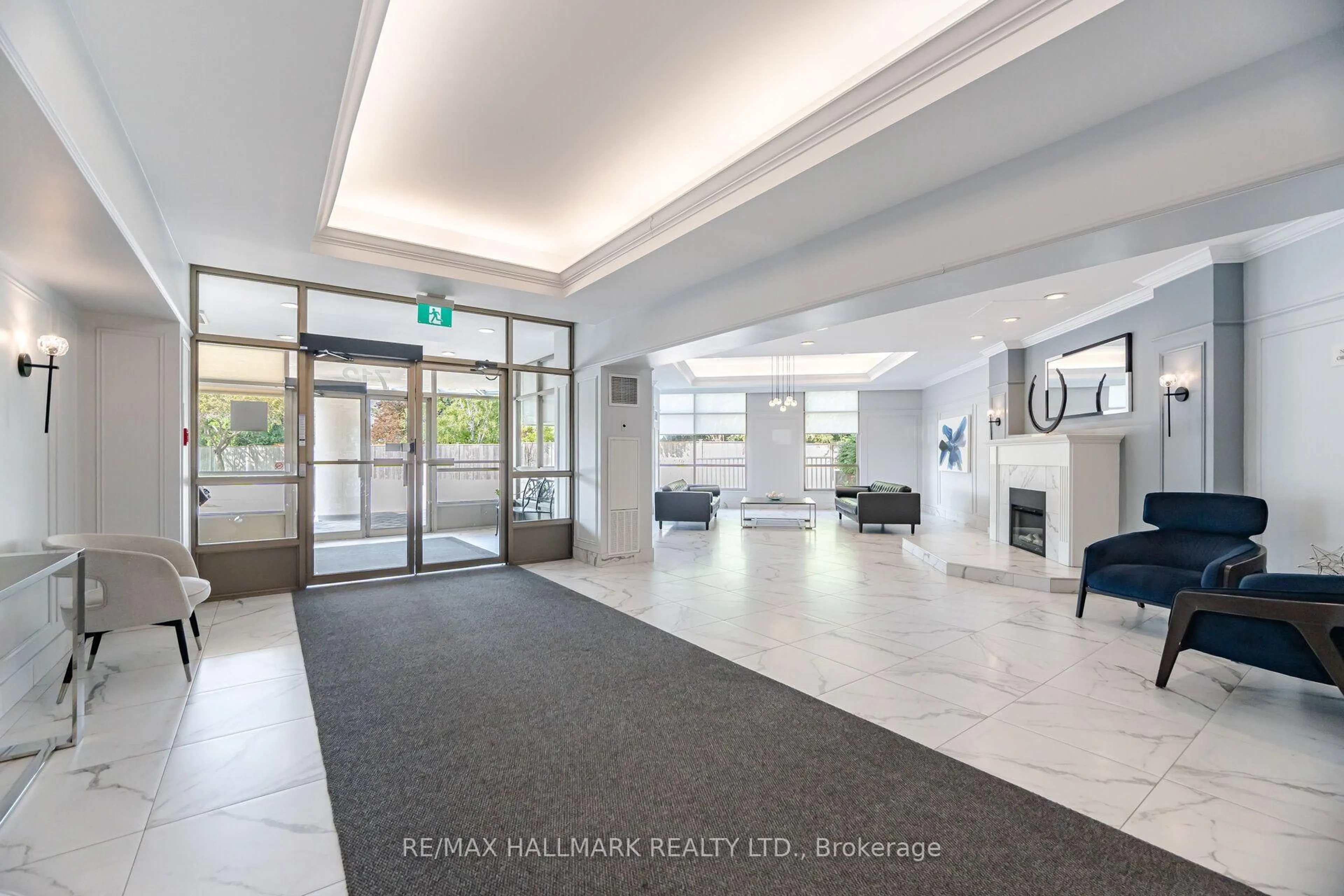 Lobby for 712 Rossland Rd #1005, Whitby Ontario L1N 9E8