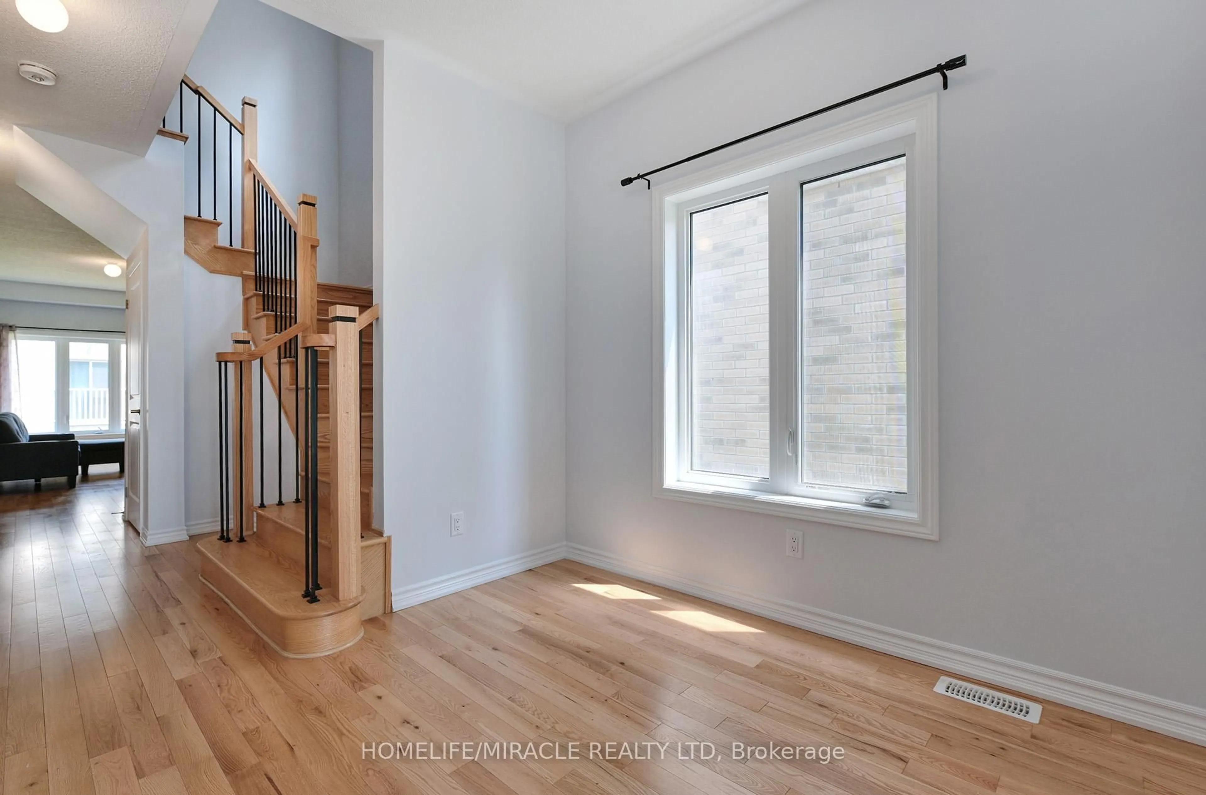 Unknown for 2419 Angora St, Pickering Ontario L1X 0M6
